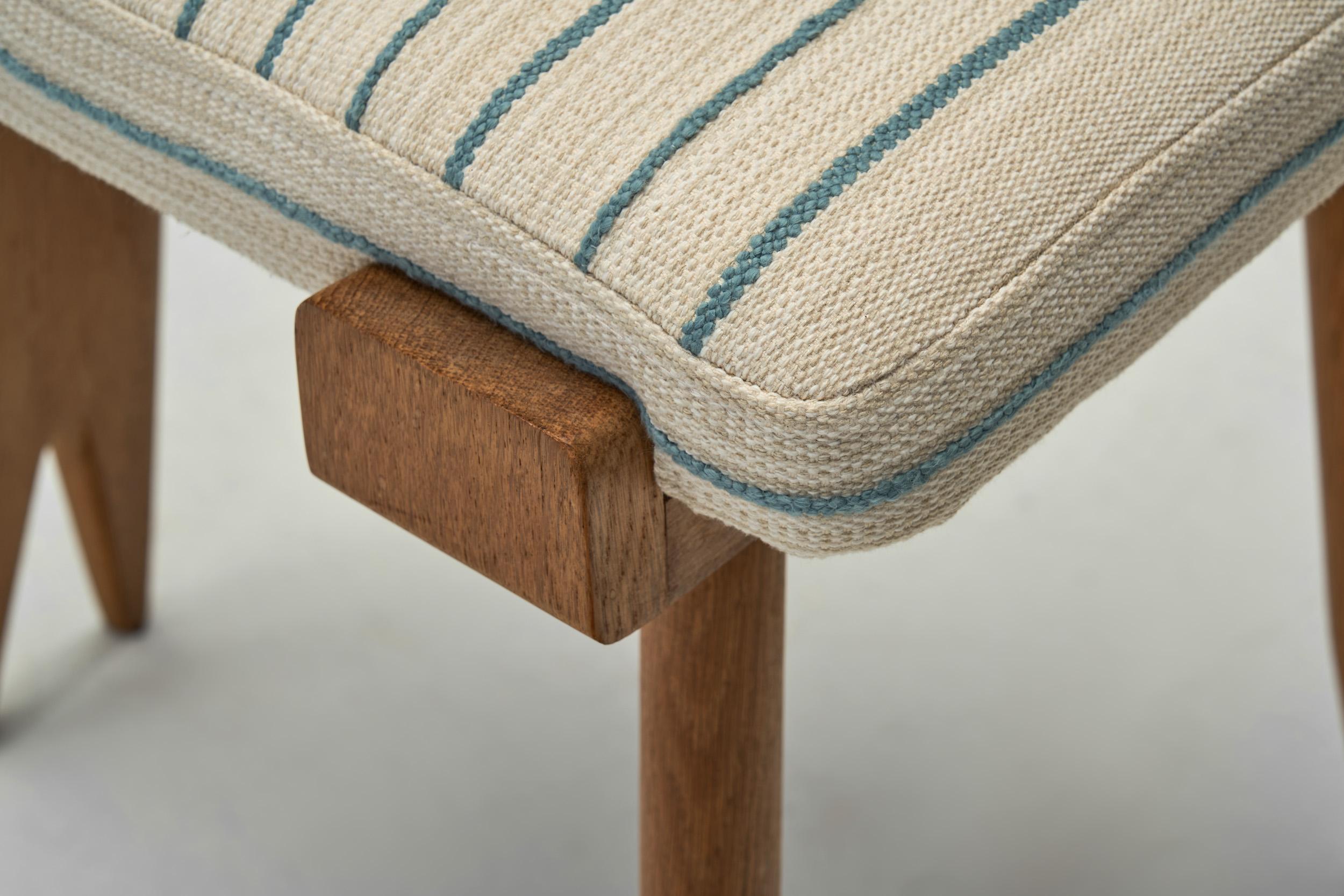 Guillerme et Chambron Oak Tripod Stool for Votre Maison, France ca 1950s For Sale 4