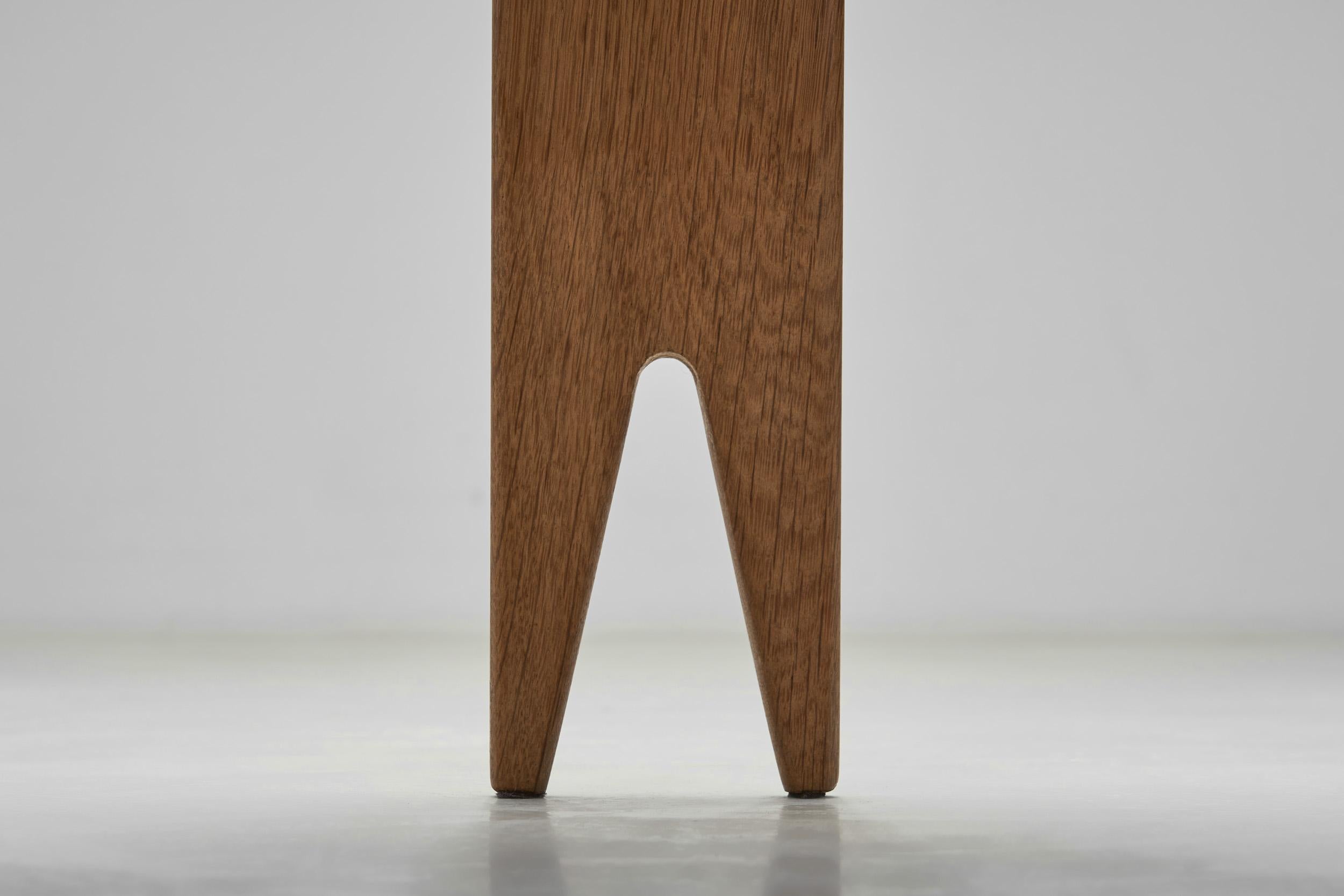 Guillerme et Chambron Oak Tripod Stool for Votre Maison, France ca 1950s For Sale 10