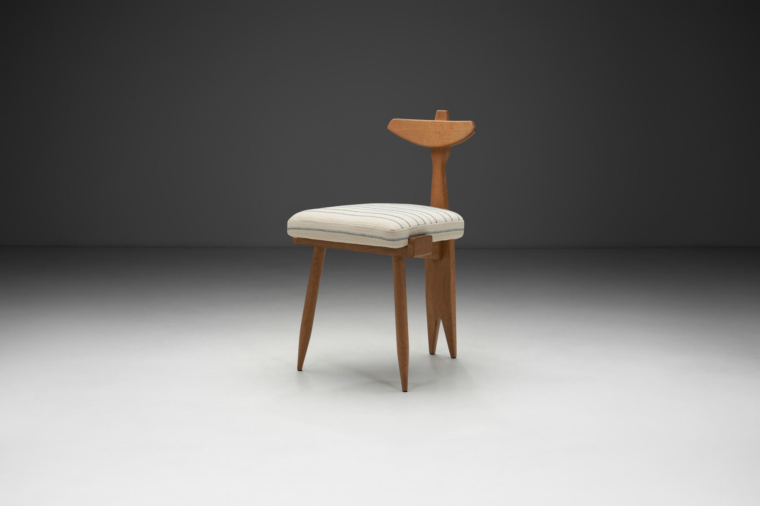 Form and function collide in this stool model, a piece of accent furniture that is often underestimated. Designers define stools as jewels and statements in a room, and this piece is perfect to add visual interest to any space.

Designs by Guillerme