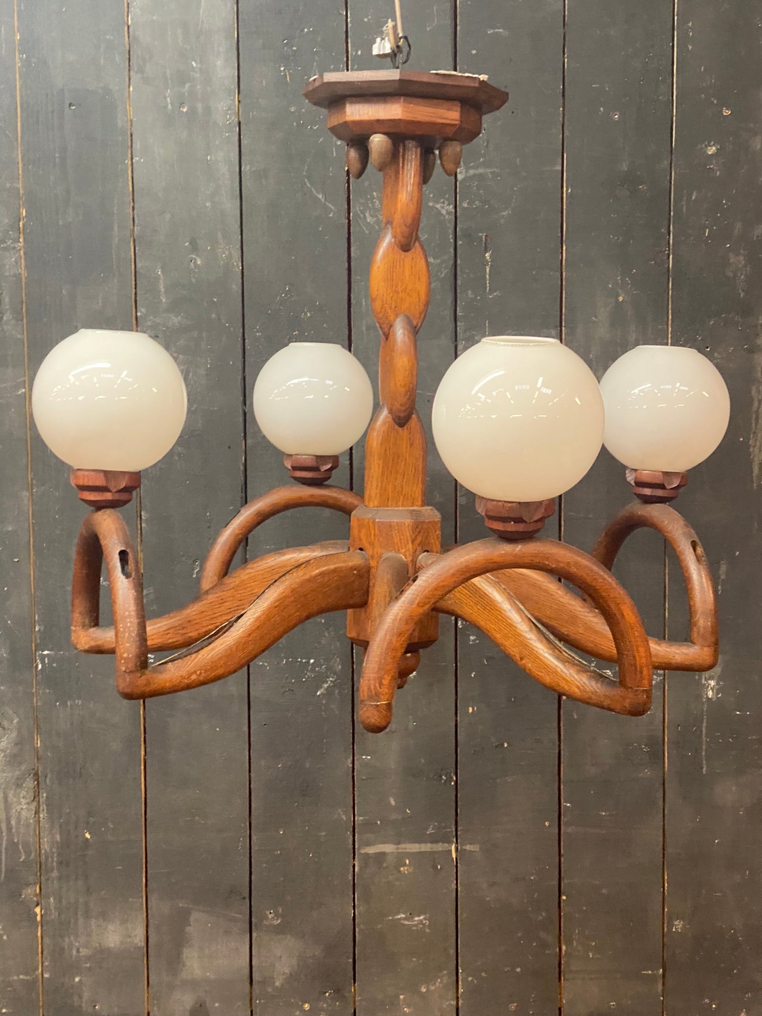 Mid-Century moderno Guillerme et Chambron Oak, ciondolo in opalina molto raro, circa 1950 in vendita
