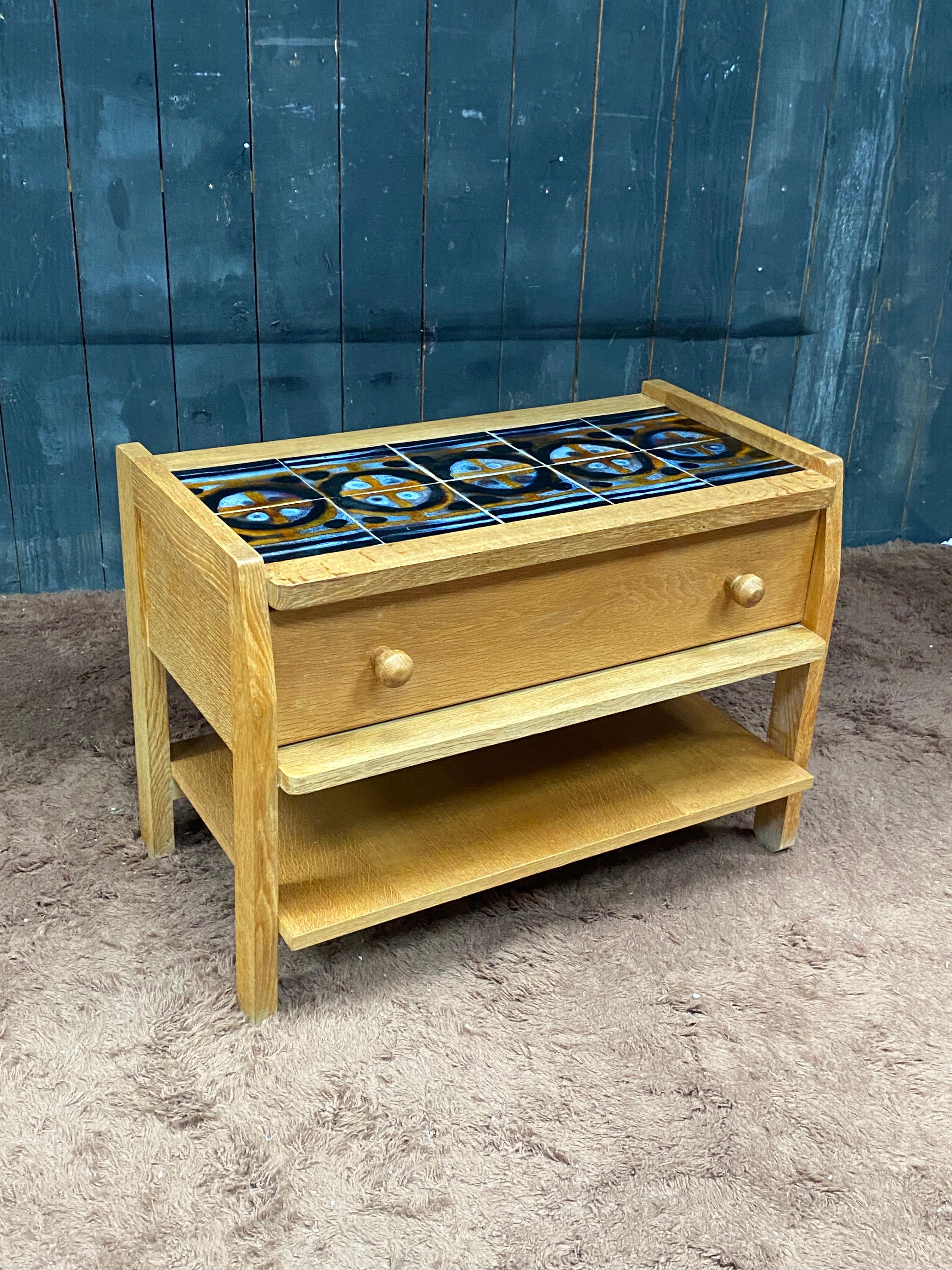 Guillerme et Chambron, Beistellschrank in Eiche, um 1960/1970 im Zustand „Gut“ im Angebot in Saint-Ouen, FR