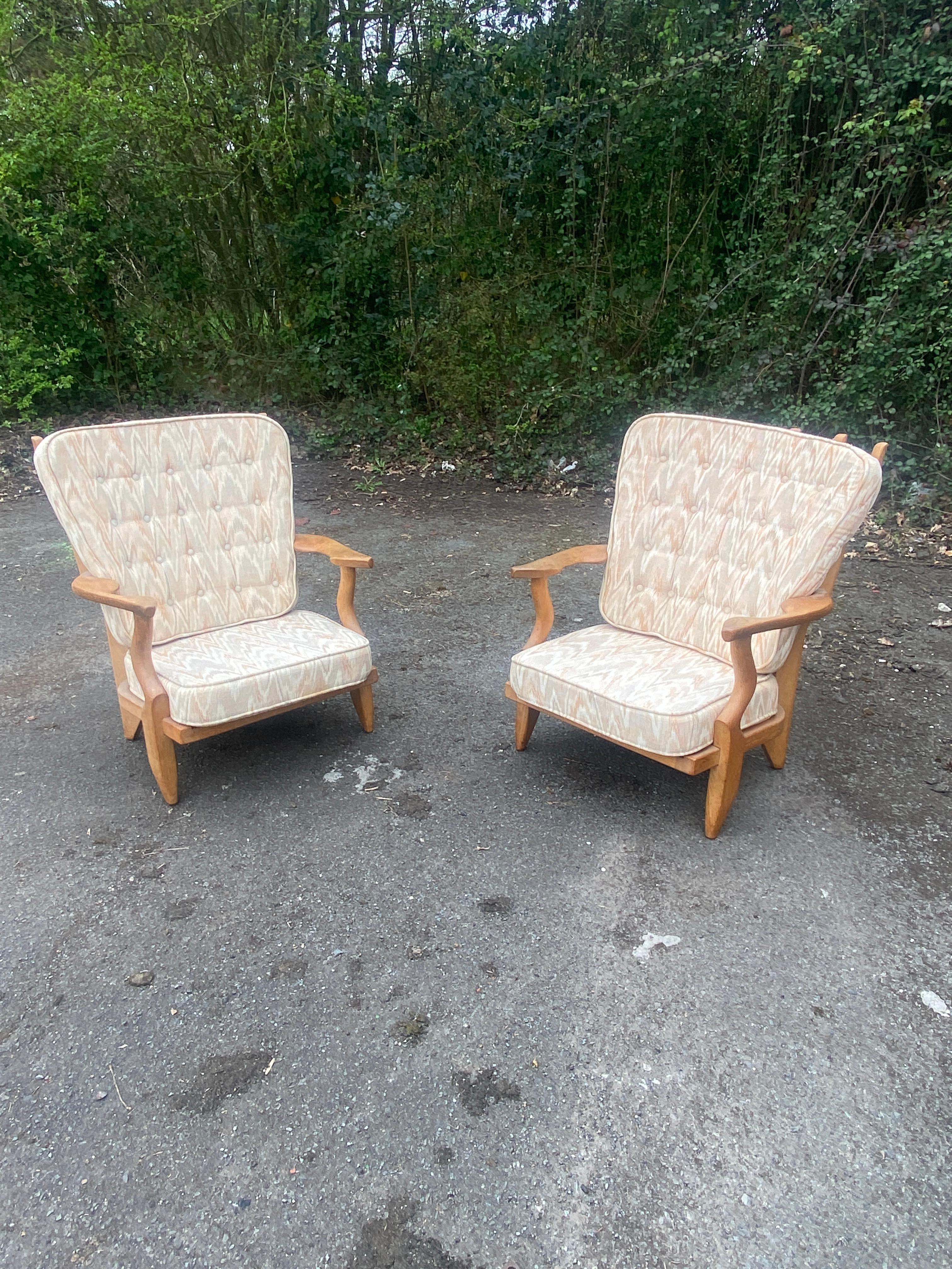 Mid-Century moderno Guillerme et Chambron, COPPIA di poltrone in Oak del 1970 Edito da Votre Maison in vendita