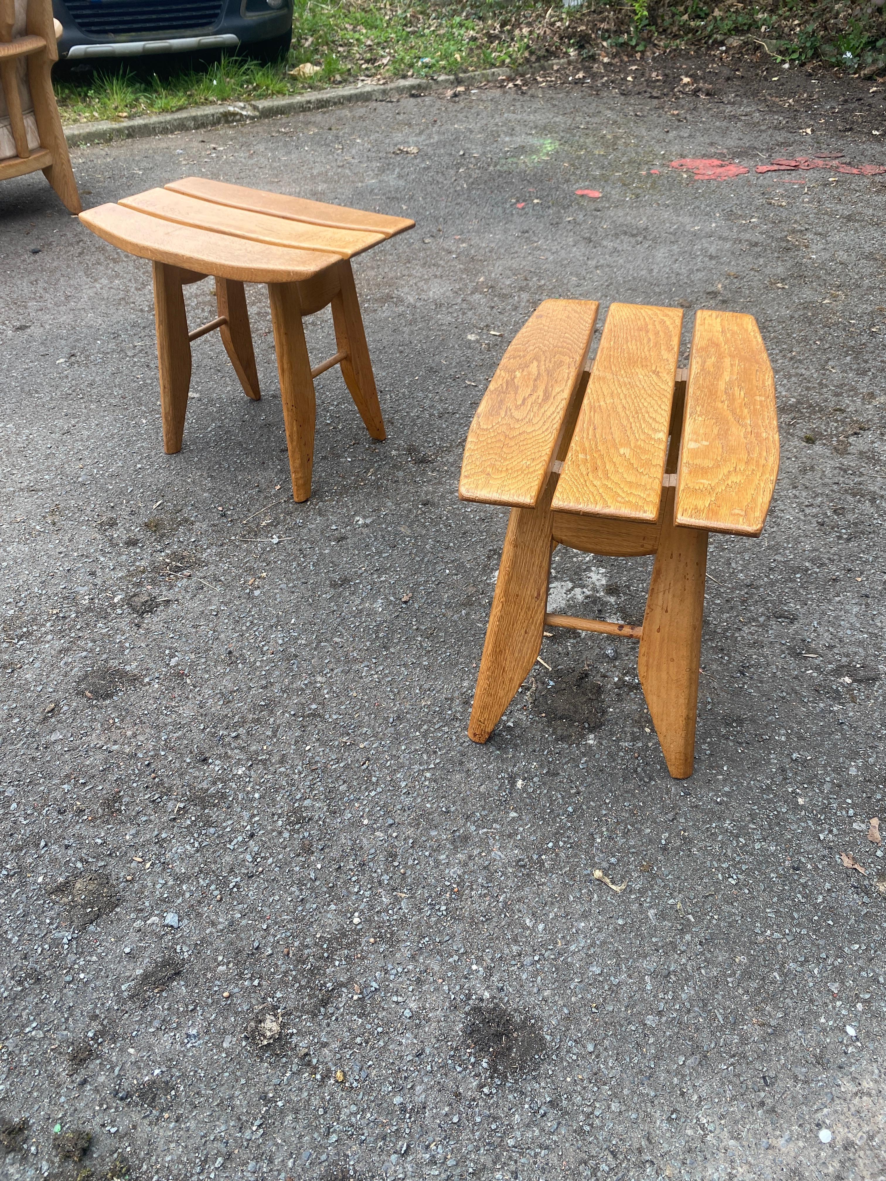 Français Guillerme et Chambron, Pair of 1970 Oak stools Edited by Votre Maison en vente