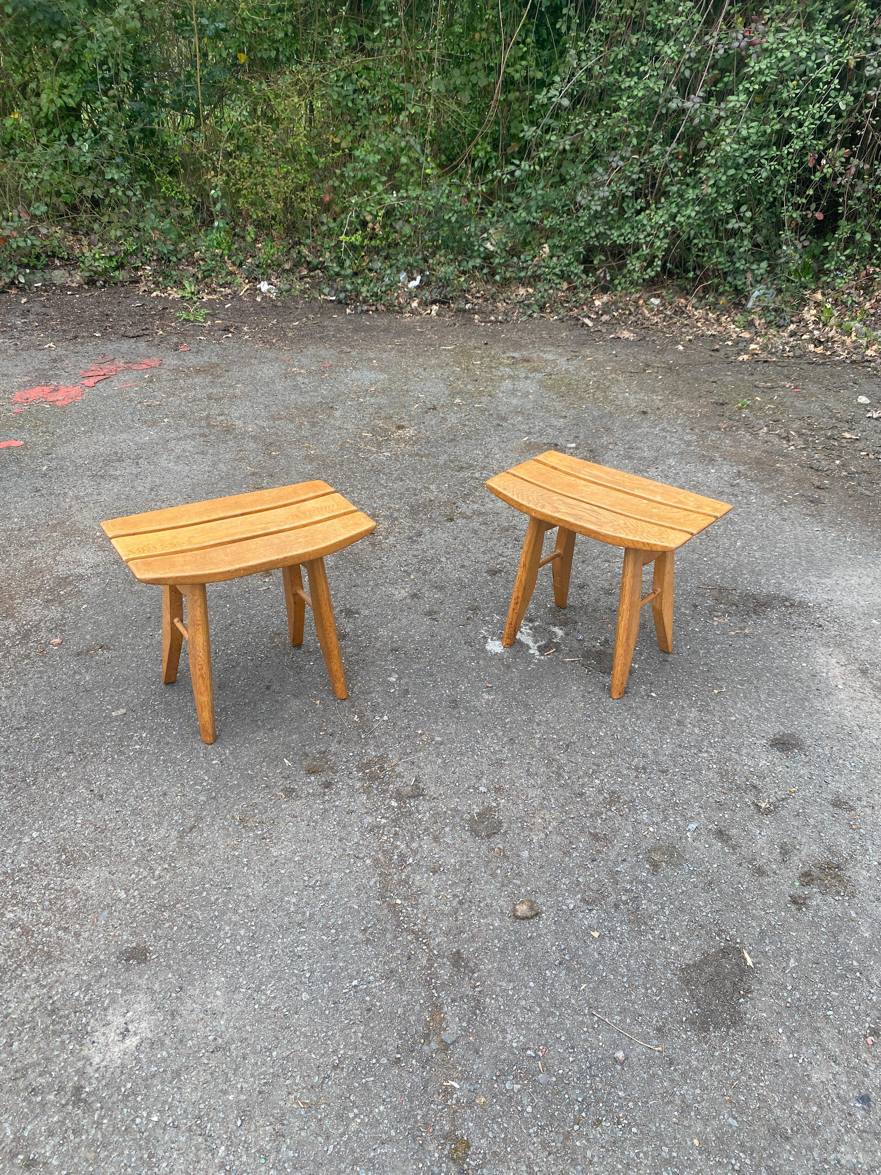 Fin du 20e siècle Guillerme et Chambron, Pair of 1970 Oak stools Edited by Votre Maison en vente