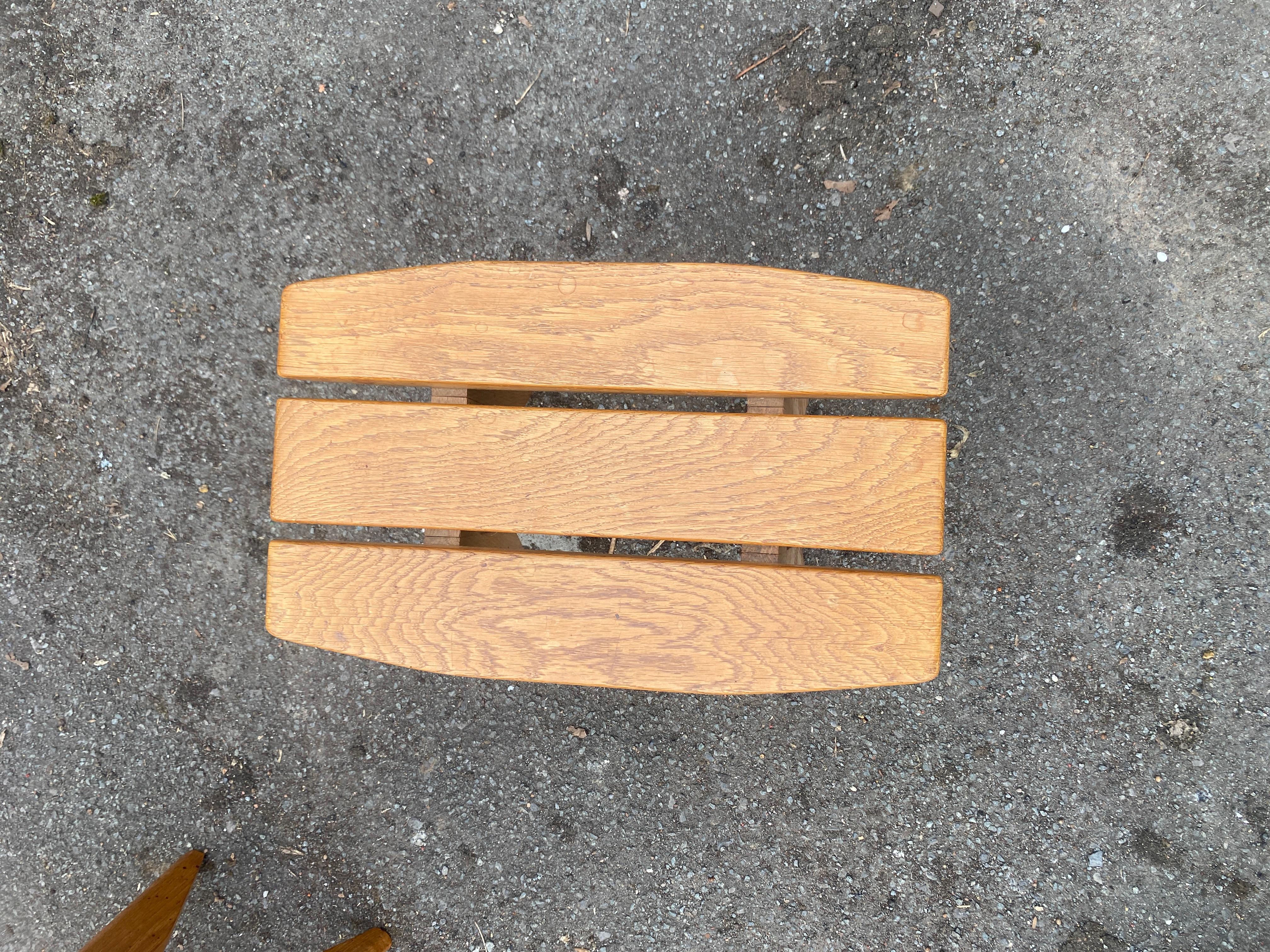 Guillerme et Chambron, Pair of 1970 Oak stools Edited by Votre Maison en vente 1