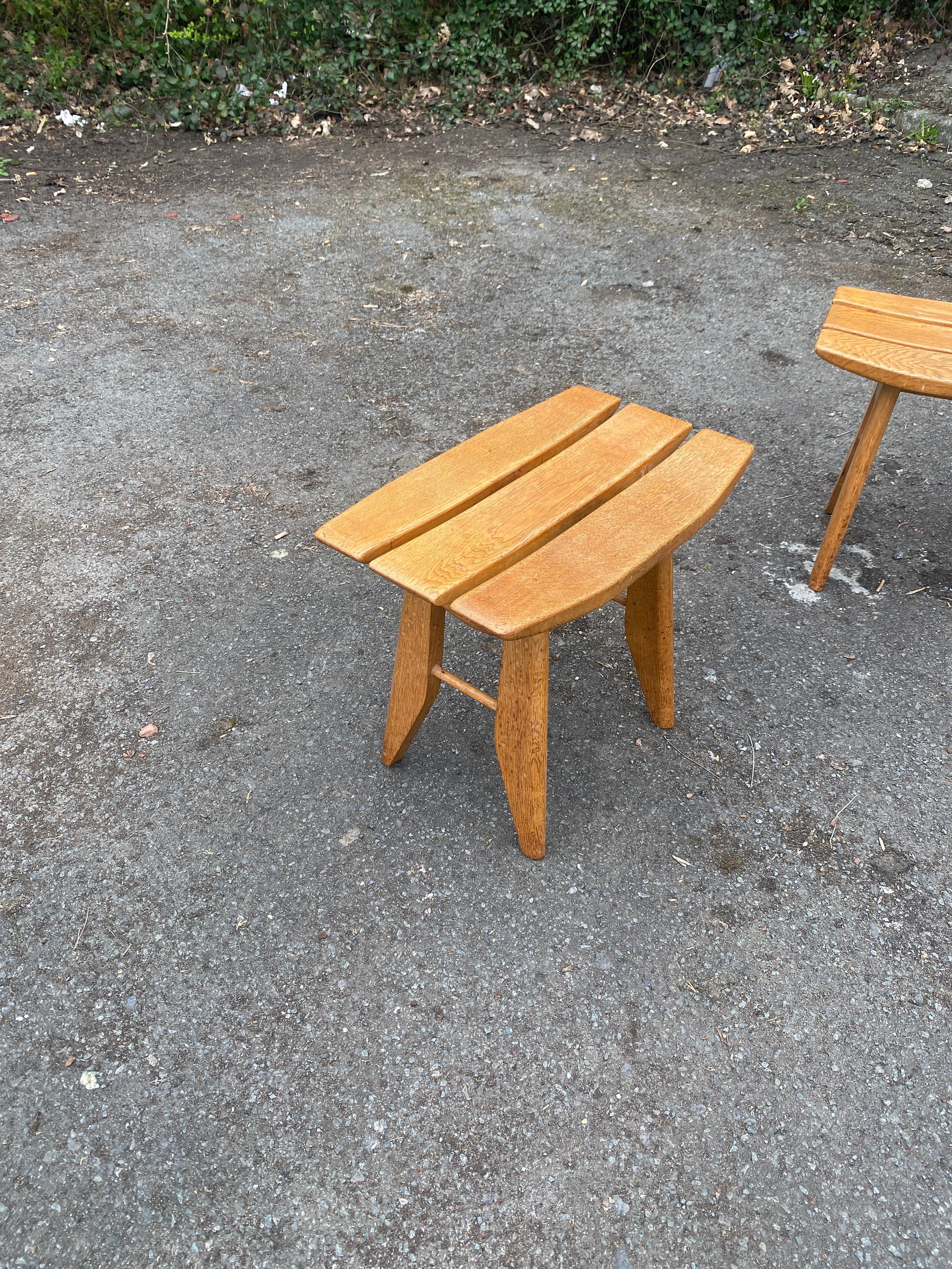 Guillerme et Chambron, Pair of 1970 Oak stools Edited by Votre Maison en vente 2