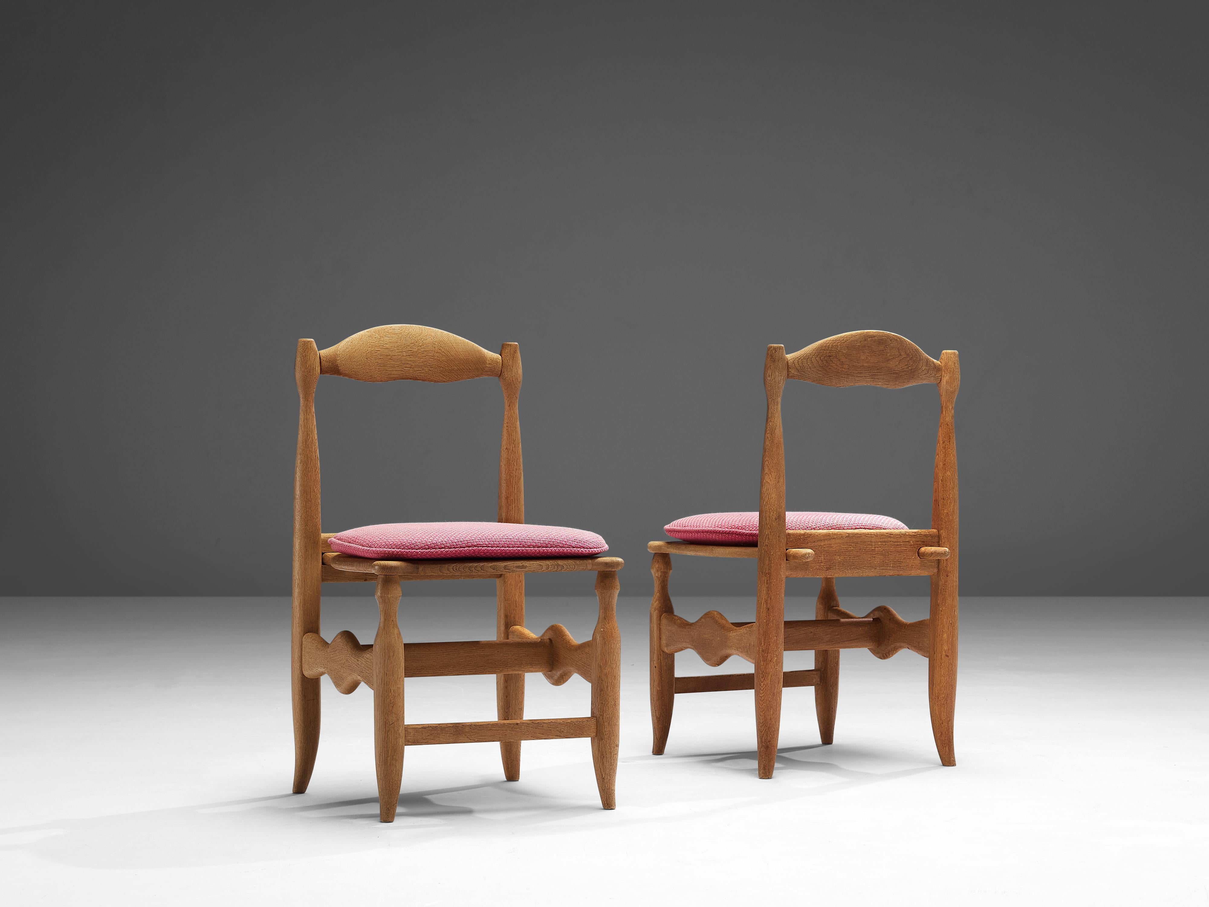 Mid-20th Century Guillerme et Chambron Pair of Dining Chairs in Oak and Pink Fabric