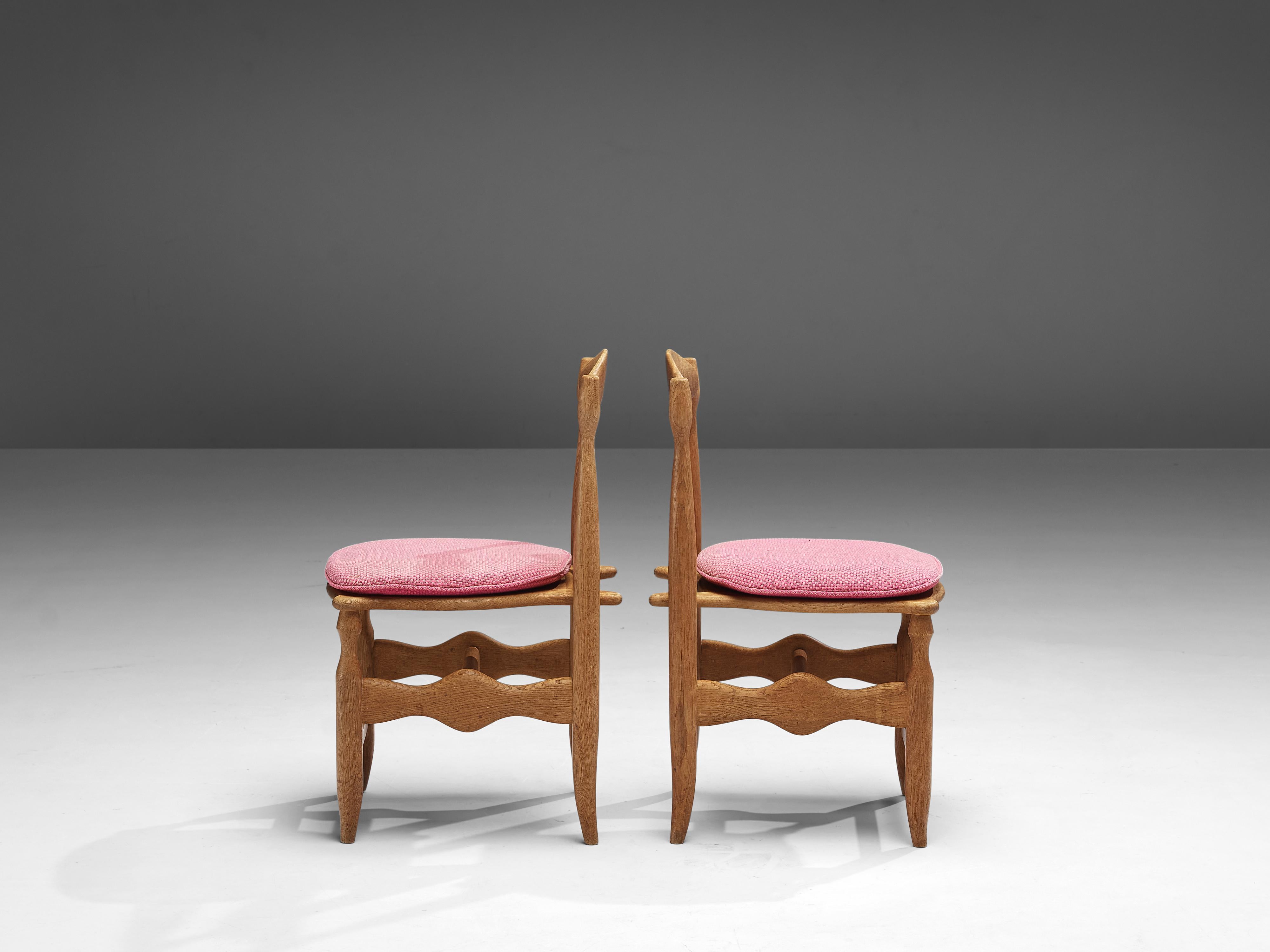 Guillerme et Chambron Pair of Dining Chairs in Oak and Pink Fabric 2
