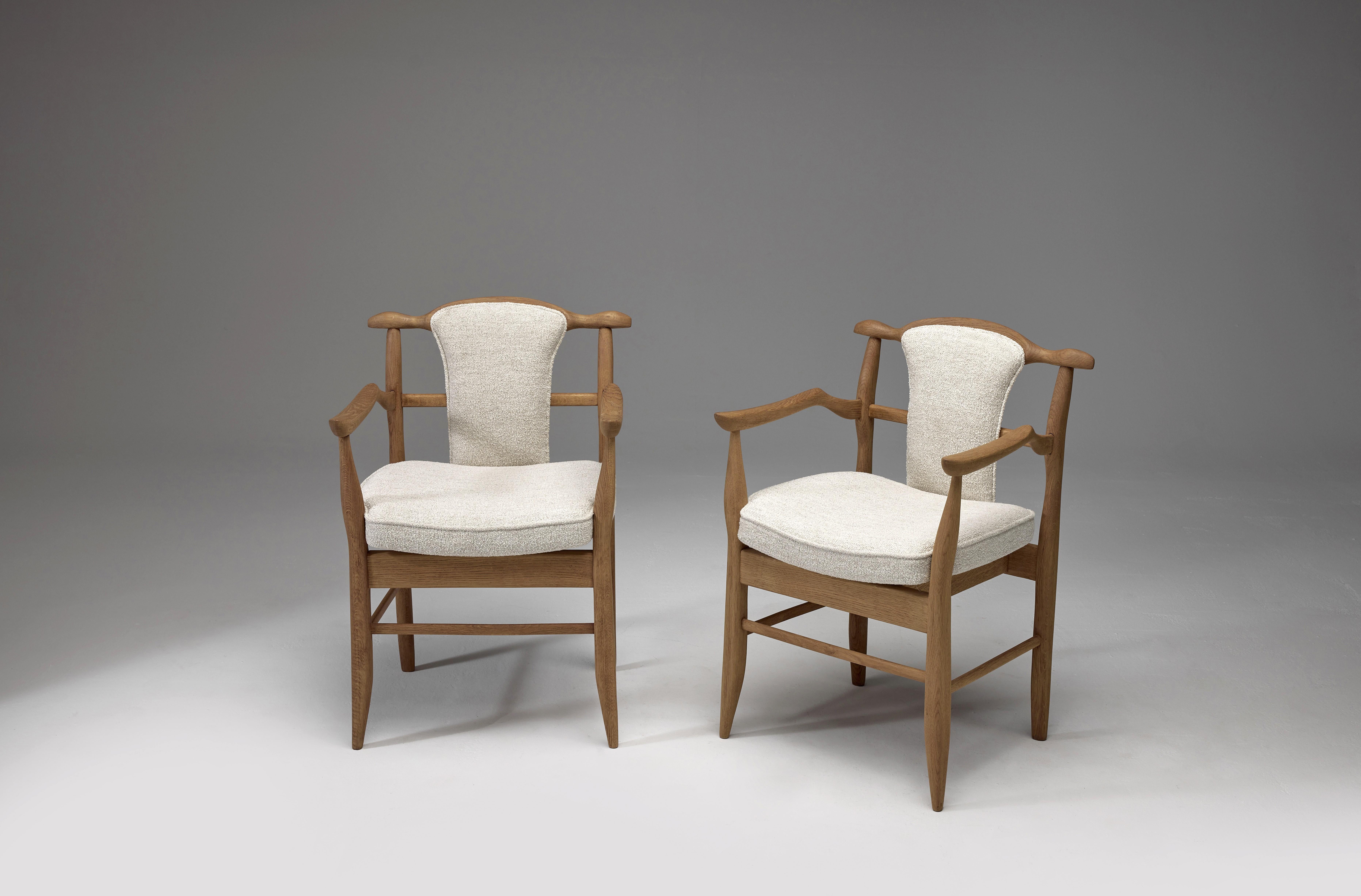 Mid-Century Modern Guillerme et Chambron Pair of “Fumay” Dining Armchairs for Votre Maison, France For Sale