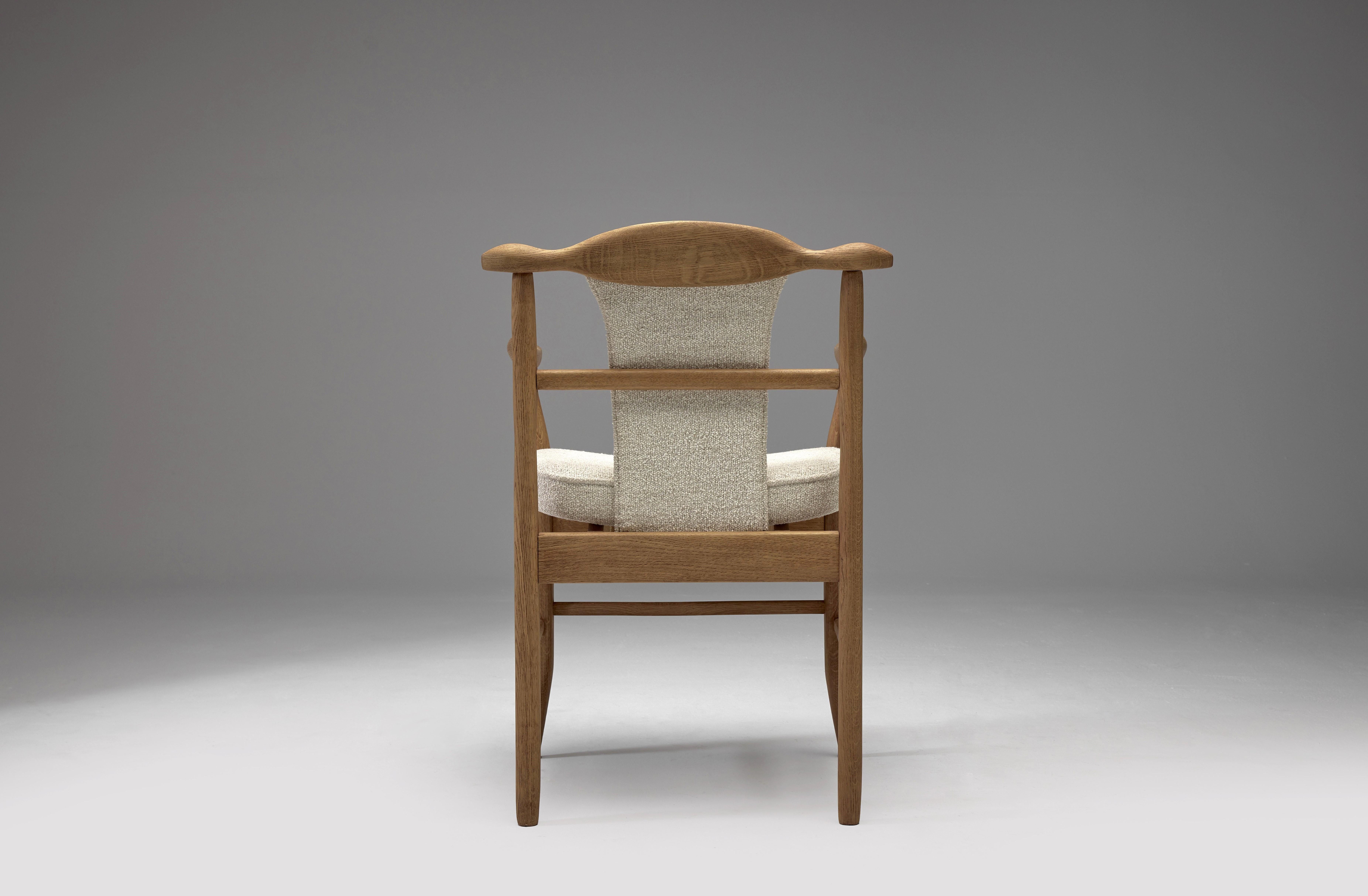 Milieu du XXe siècle Guillerme et Chambron  Paire de fauteuils de salle à manger Fumay pour Votre Maison, France en vente