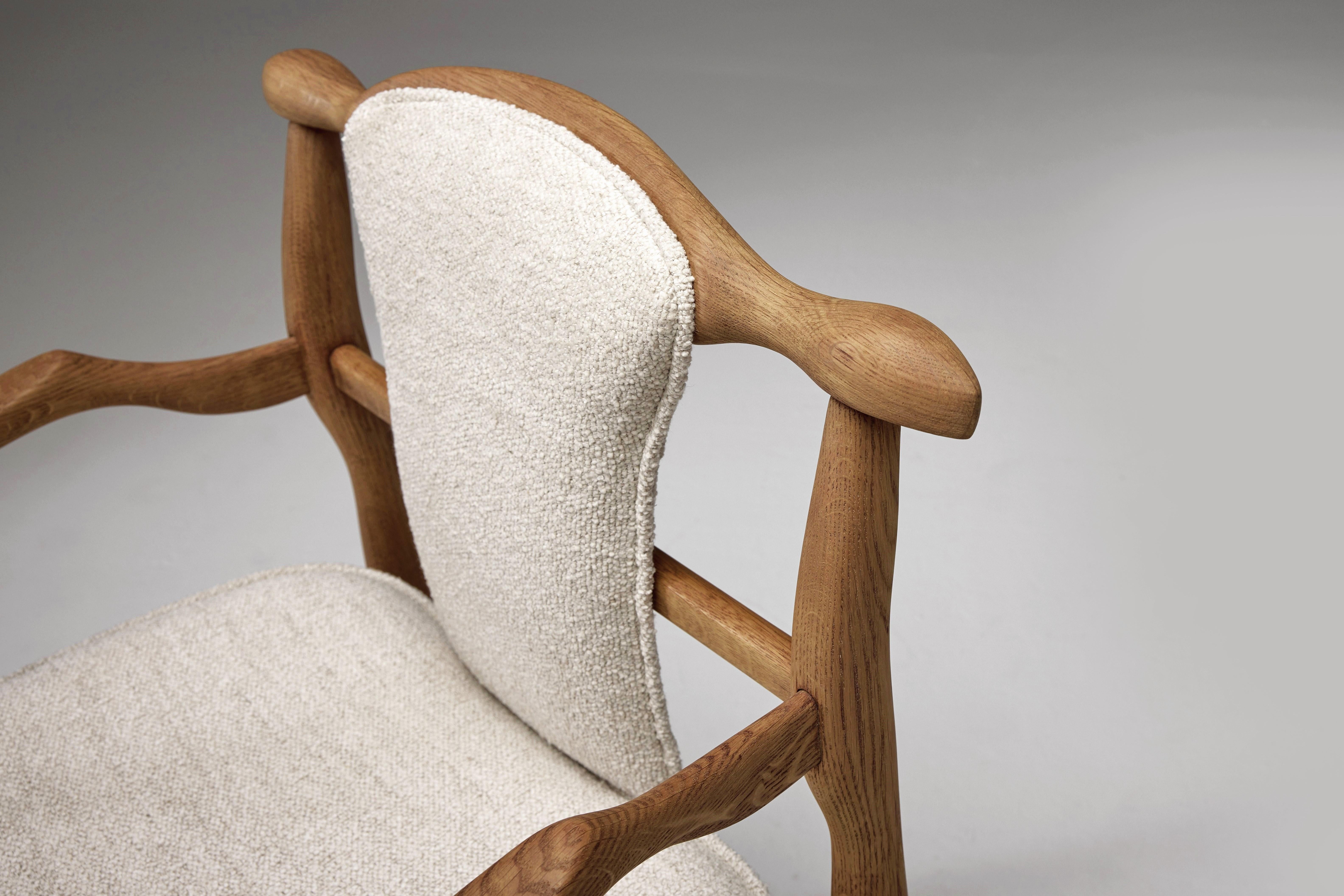 Guillerme et Chambron  Paire de fauteuils de salle à manger Fumay pour Votre Maison, France en vente 1