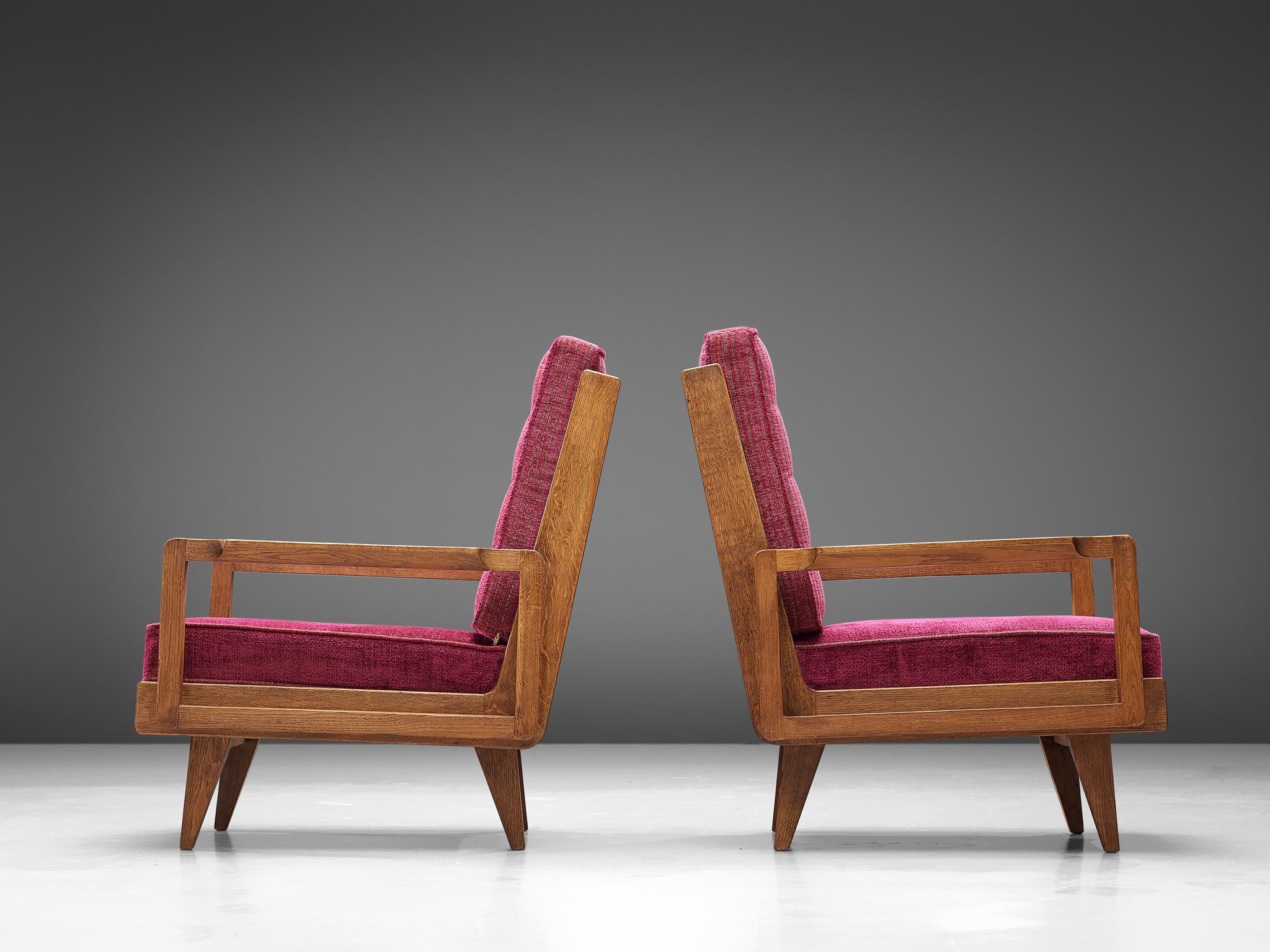 Guillerme et Chambron Pair of Lounge Chairs in Oak and Pink Upholstery In Good Condition In Waalwijk, NL