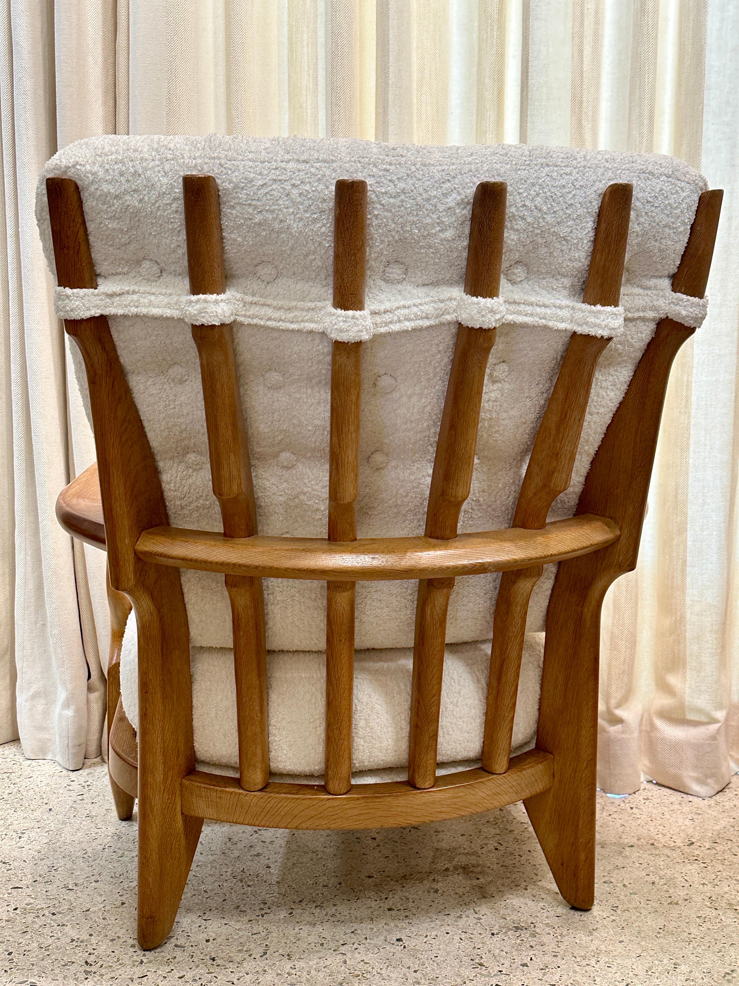 Guillerme et Chambron Coppia di poltrone 'Mid Repos' in Oak per Votre Maison in vendita 3
