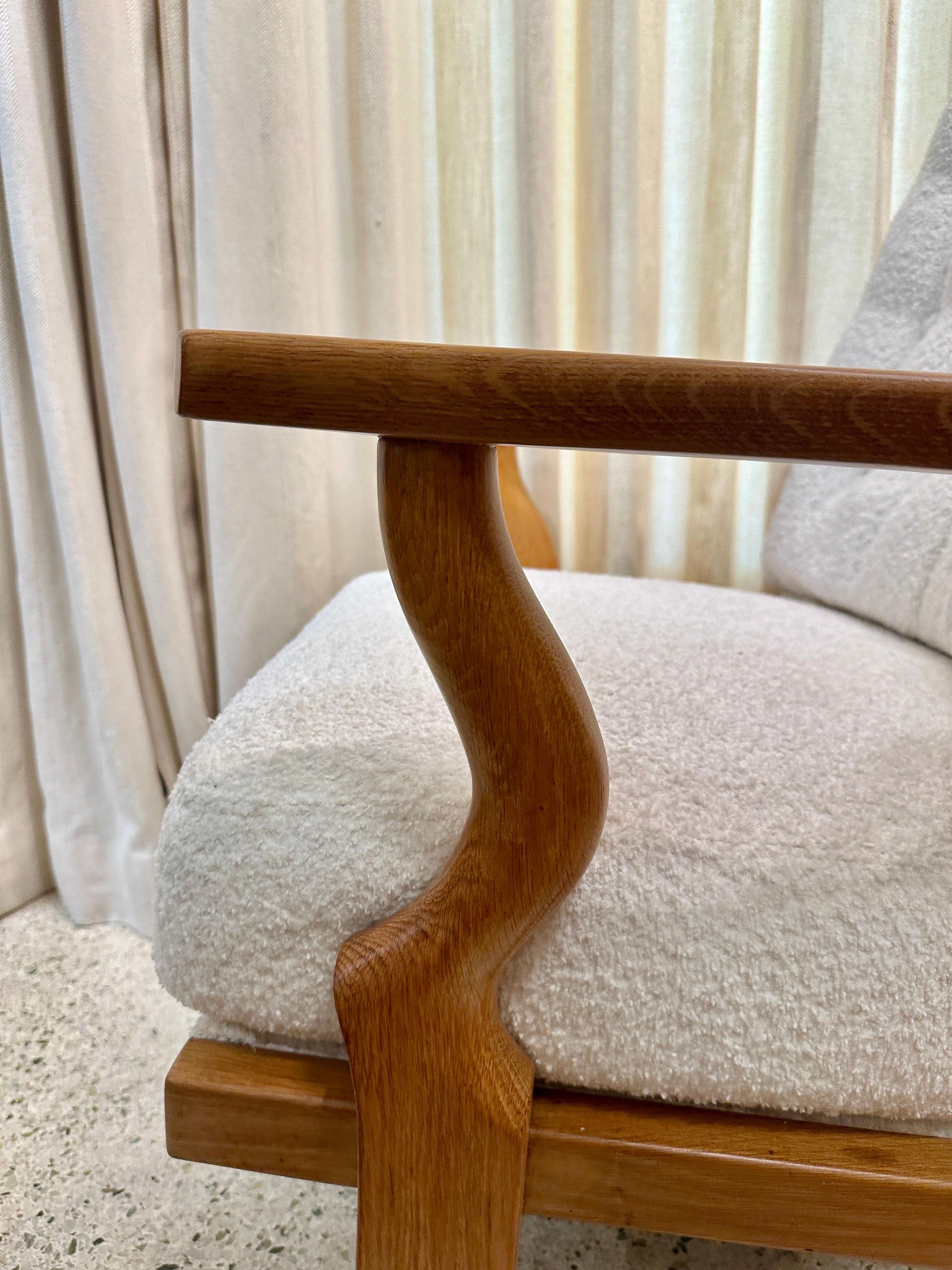 Bouclé Guillerme et Chambron Coppia di poltrone 'Mid Repos' in Oak per Votre Maison in vendita