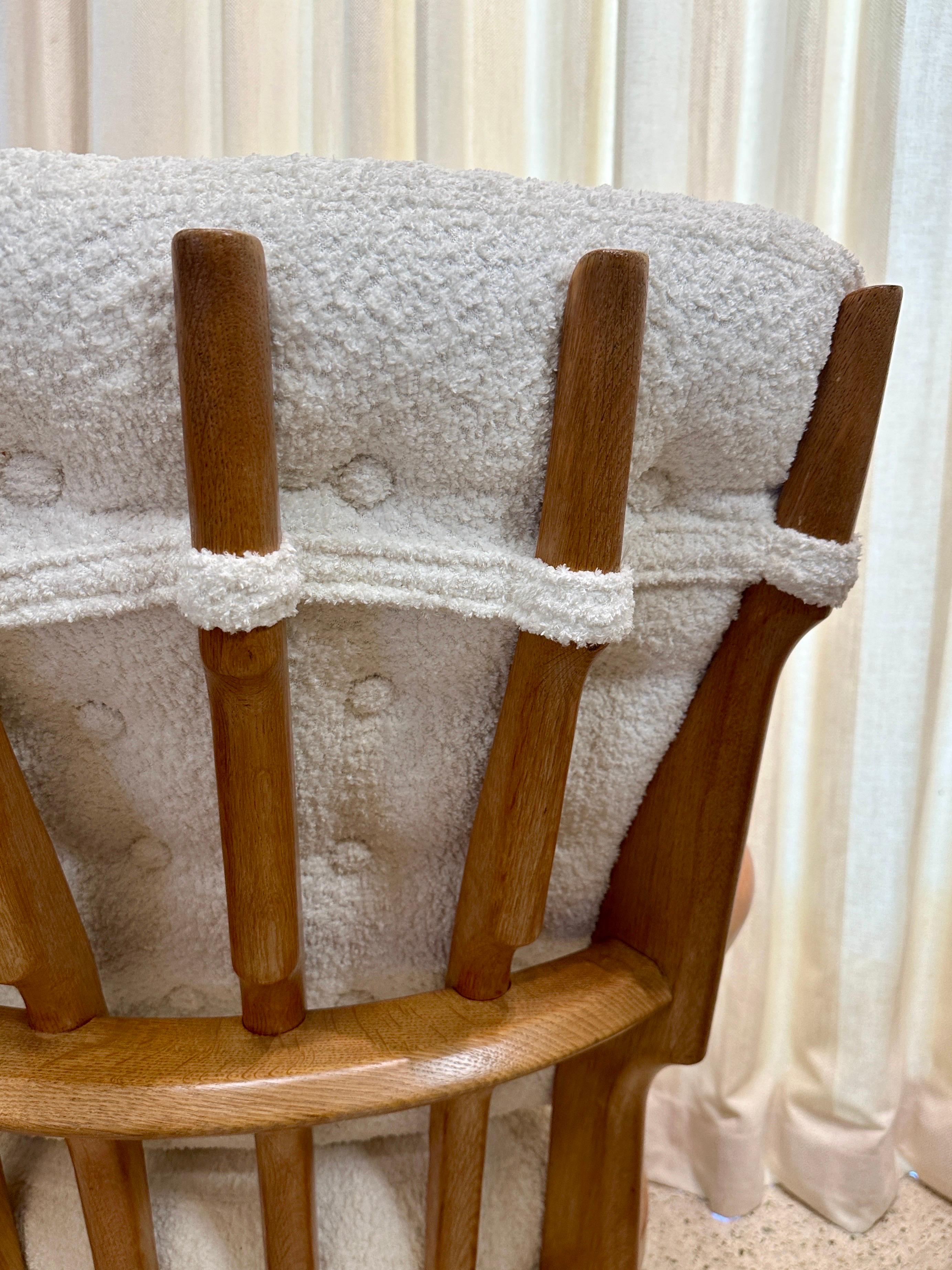 Guillerme et Chambron Coppia di poltrone 'Mid Repos' in Oak per Votre Maison in vendita 2