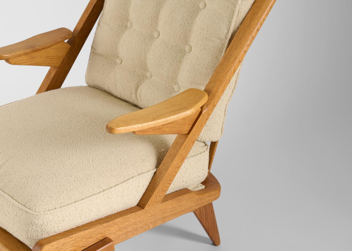 Guillerme et Chambron, Pair of Oak Armchairs, France, Mid-century In Good Condition In New York, NY