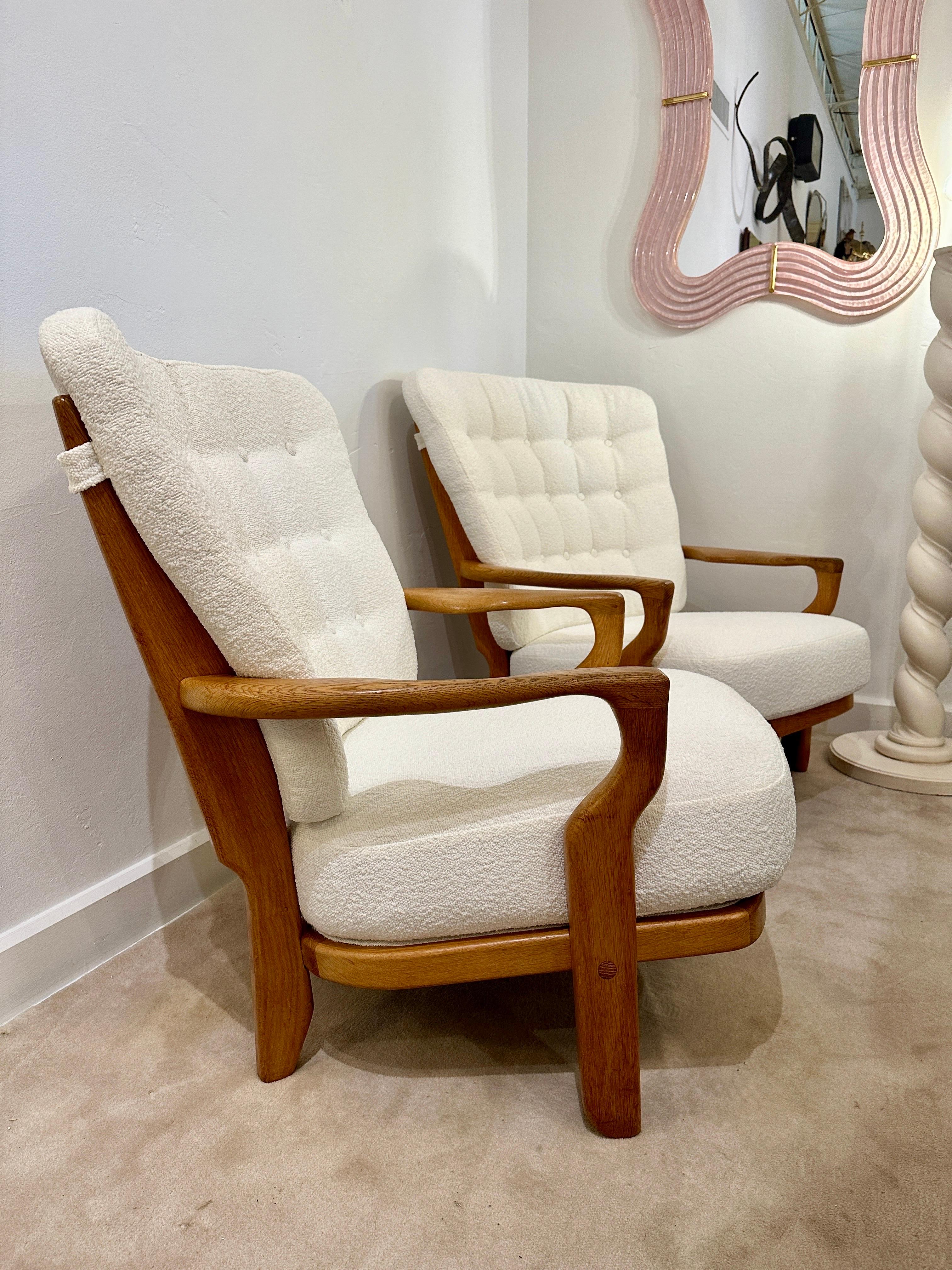 Mid-Century Modern Guillerme et Chambron Paire de fauteuils en Oak Romeo & Juliet pour Votre Maison en vente