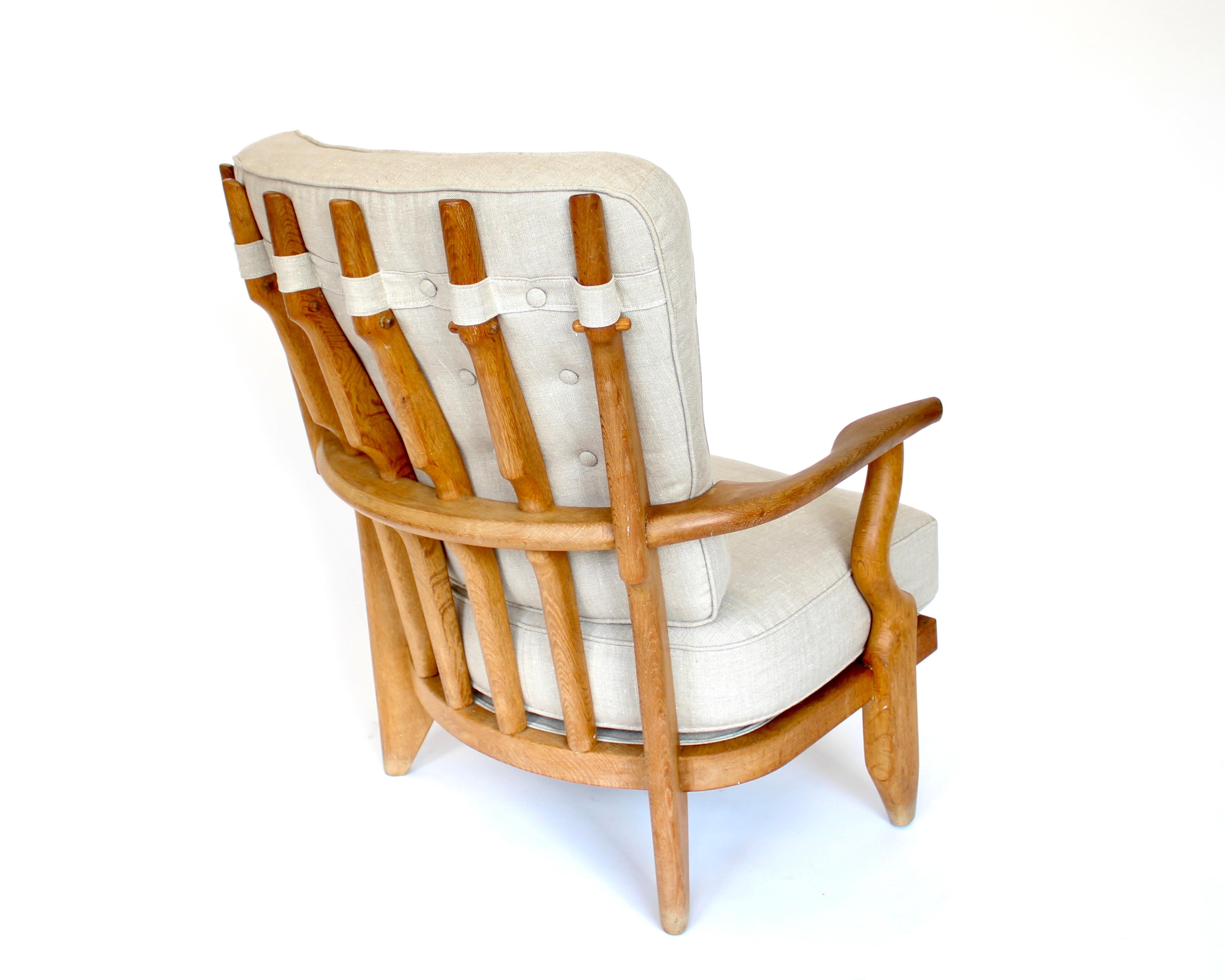 Guillerme et Chambron Petite Repos Pair of French Lounge Chairs Votre Maison en vente 5