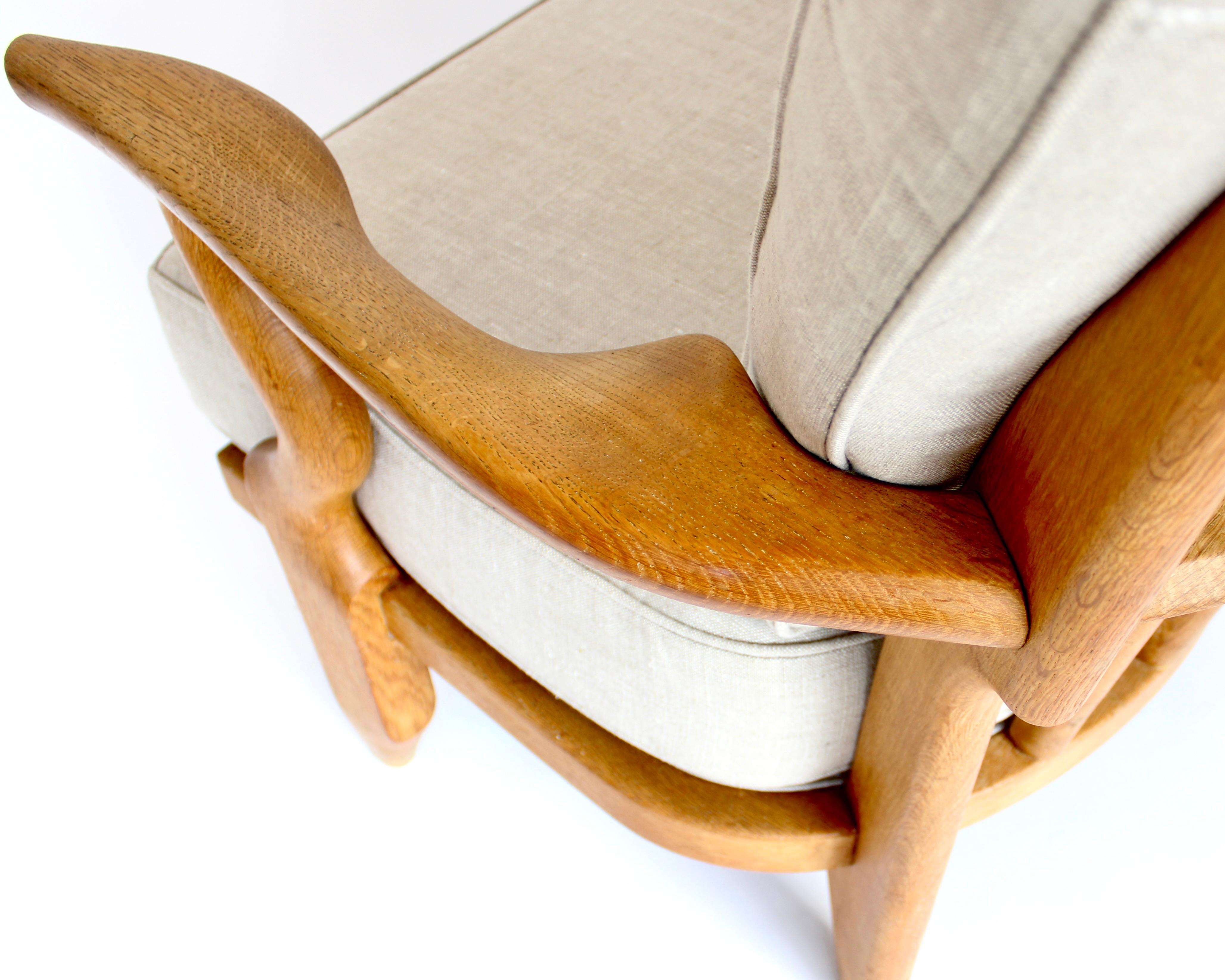 Guillerme et Chambron Petite Repos Pair of French Lounge Chairs Votre Maison en vente 11