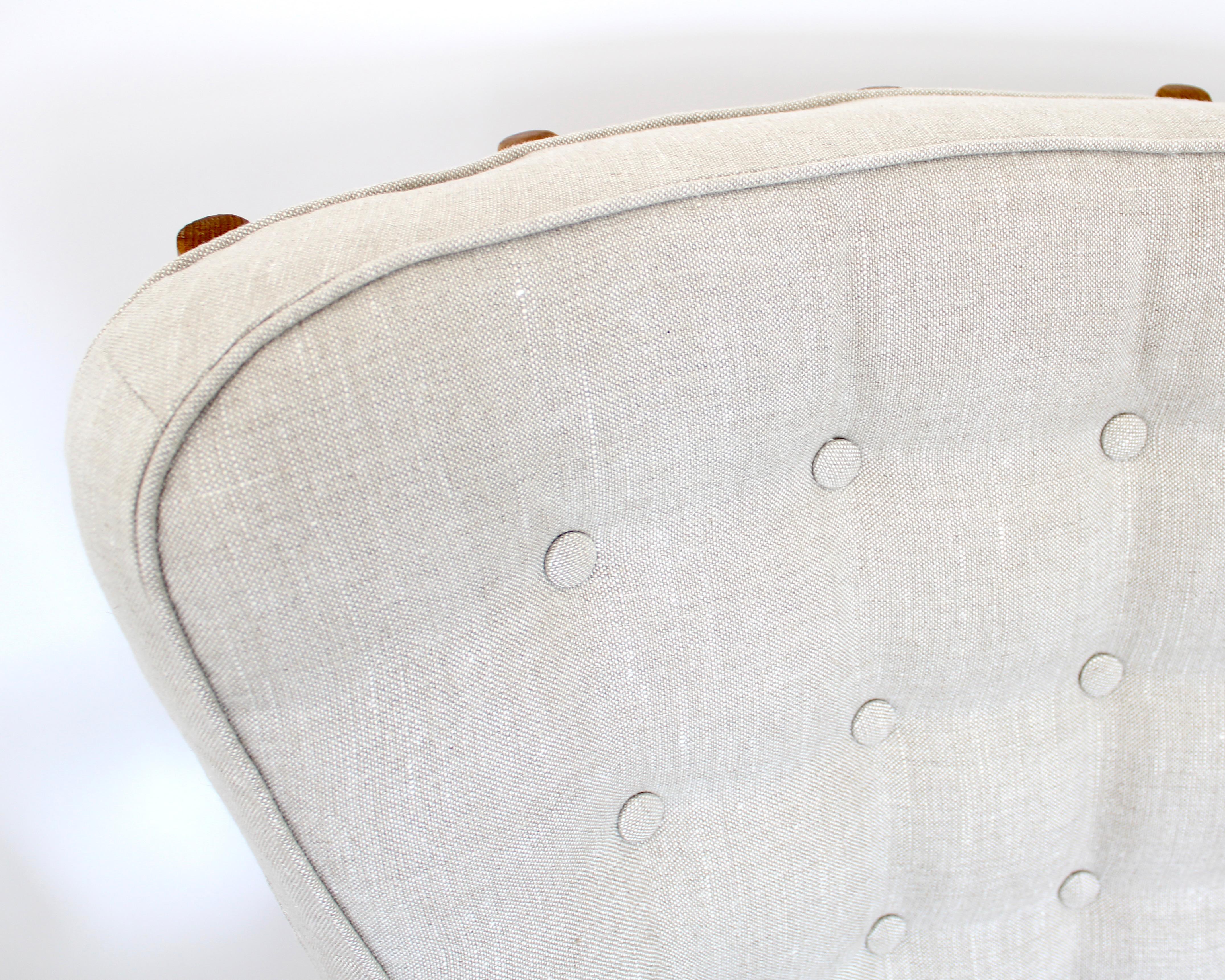 Guillerme et Chambron Petite Repos Pair of French Lounge Chairs Votre Maison en vente 13
