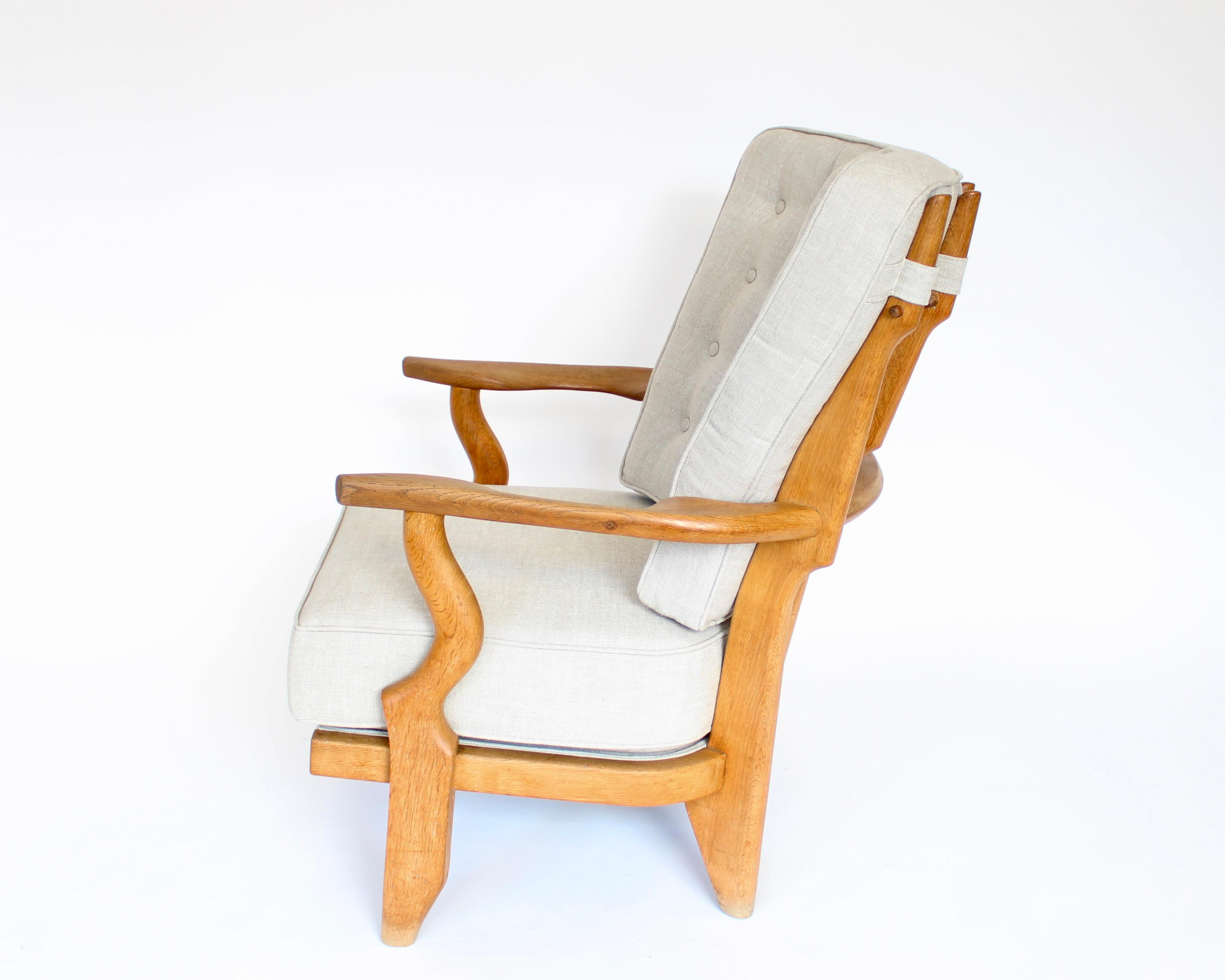 Guillerme et Chambron Petite Repos Pair of French Lounge Chairs Votre Maison en vente 2