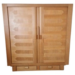 Guillerme et Chambron, raro armadio in Oak del 1950, edizione Votre Maison