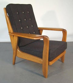Guillerme et Chambron, rare fauteuil Maria en chêne édité par Votre Maison 1950