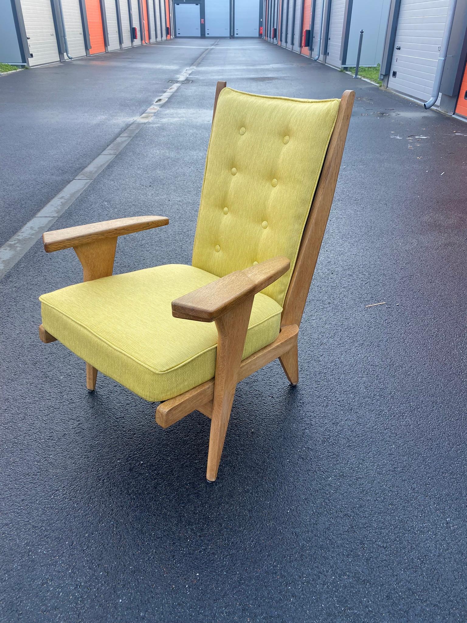 Guillerme et Chambron, rares fauteuils en chêne. Edition Votre Maison, circa 1960.
entièrement restauré.

