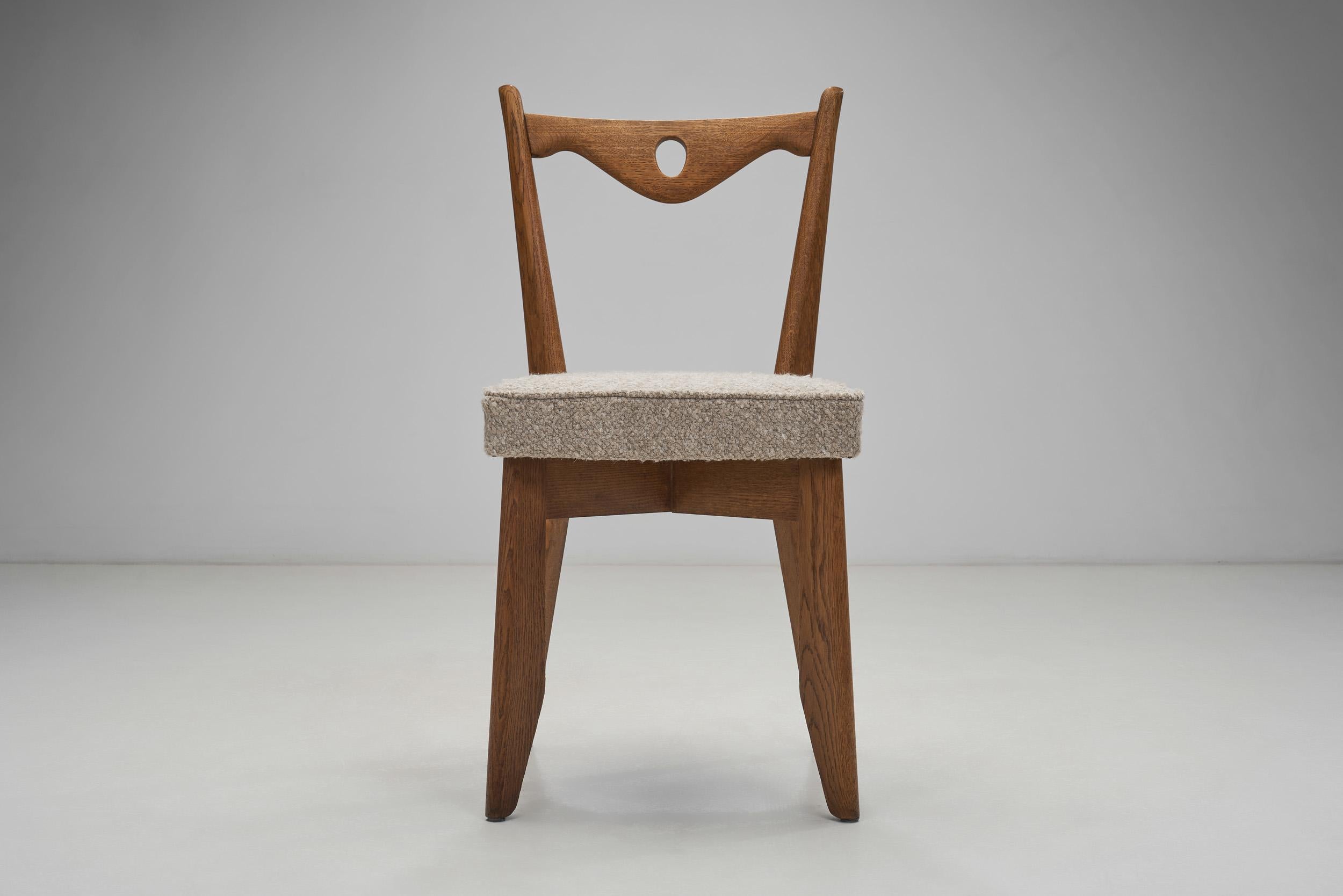 Guillerme et Chambron Rare ensemble de chaises en Oak avec sièges en Bouclé, France 1960s en vente 4