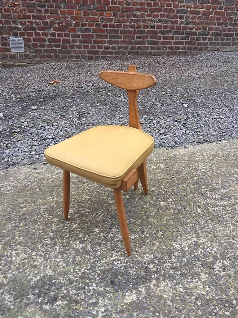 Guillerme et Chambron, rare tripod chair circa Edition Votre Maison, circa 1960 In Good Condition For Sale In Mouscron, WHT