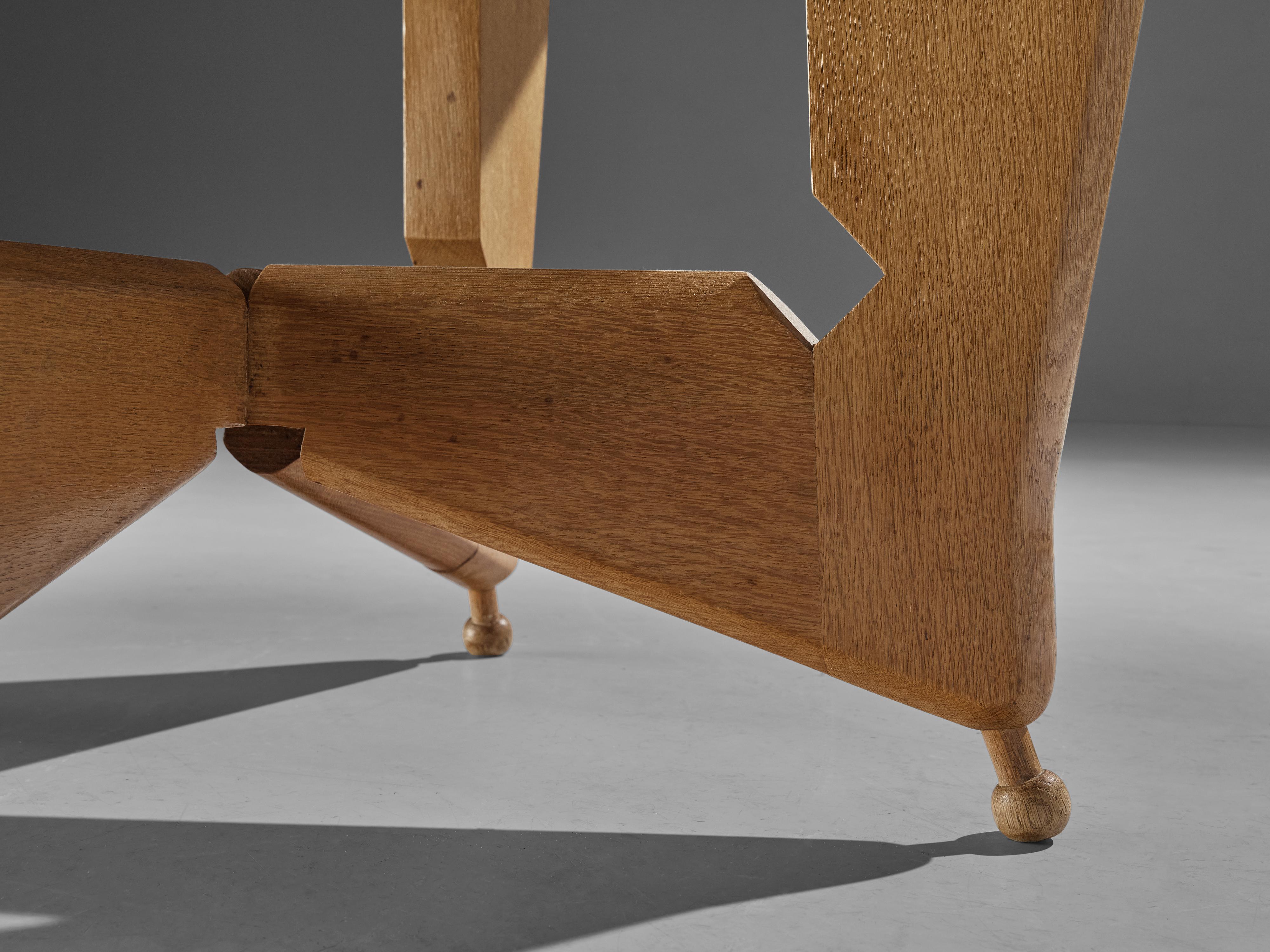 Rare Guillerme et Chambron Round Dining Table in Oak, W 58 inch. 5