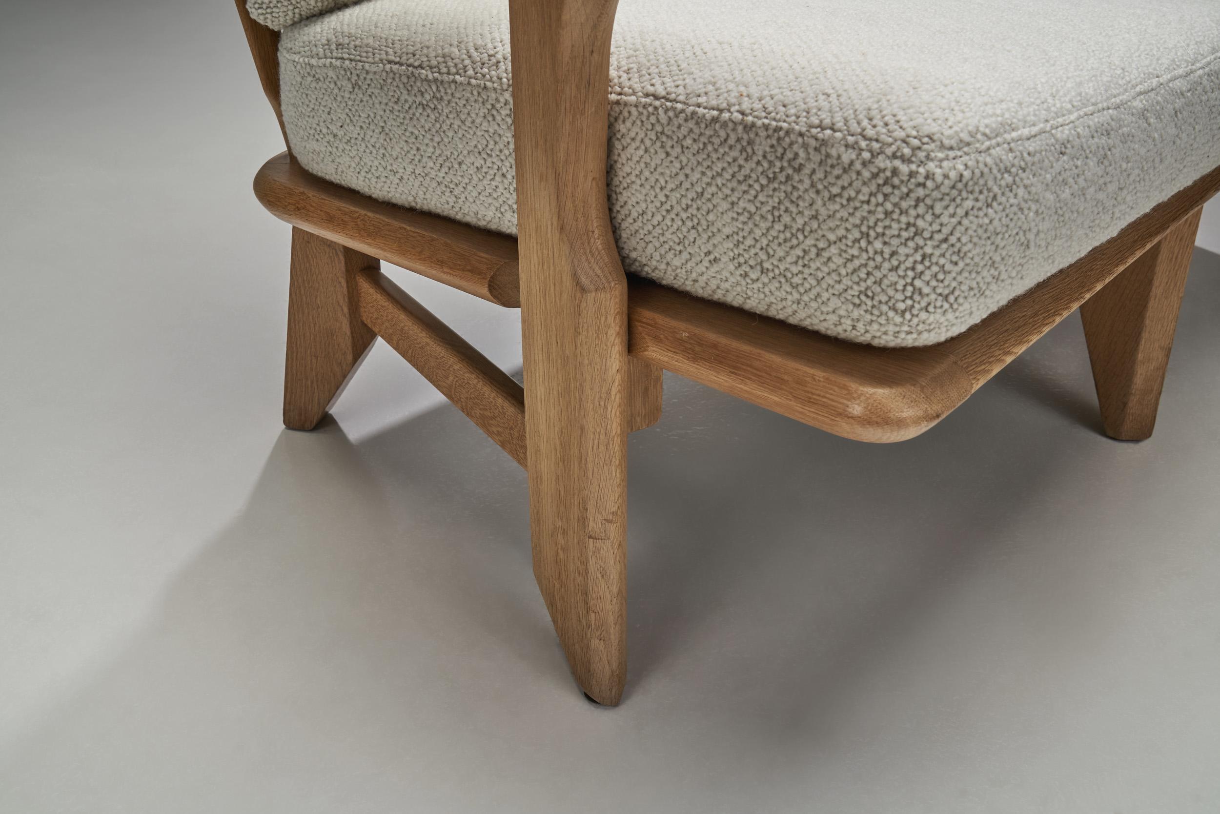Guillerme et Chambron Sculpted Oak Two-Seater Sofa for Votre Maison, France 1960 For Sale 3