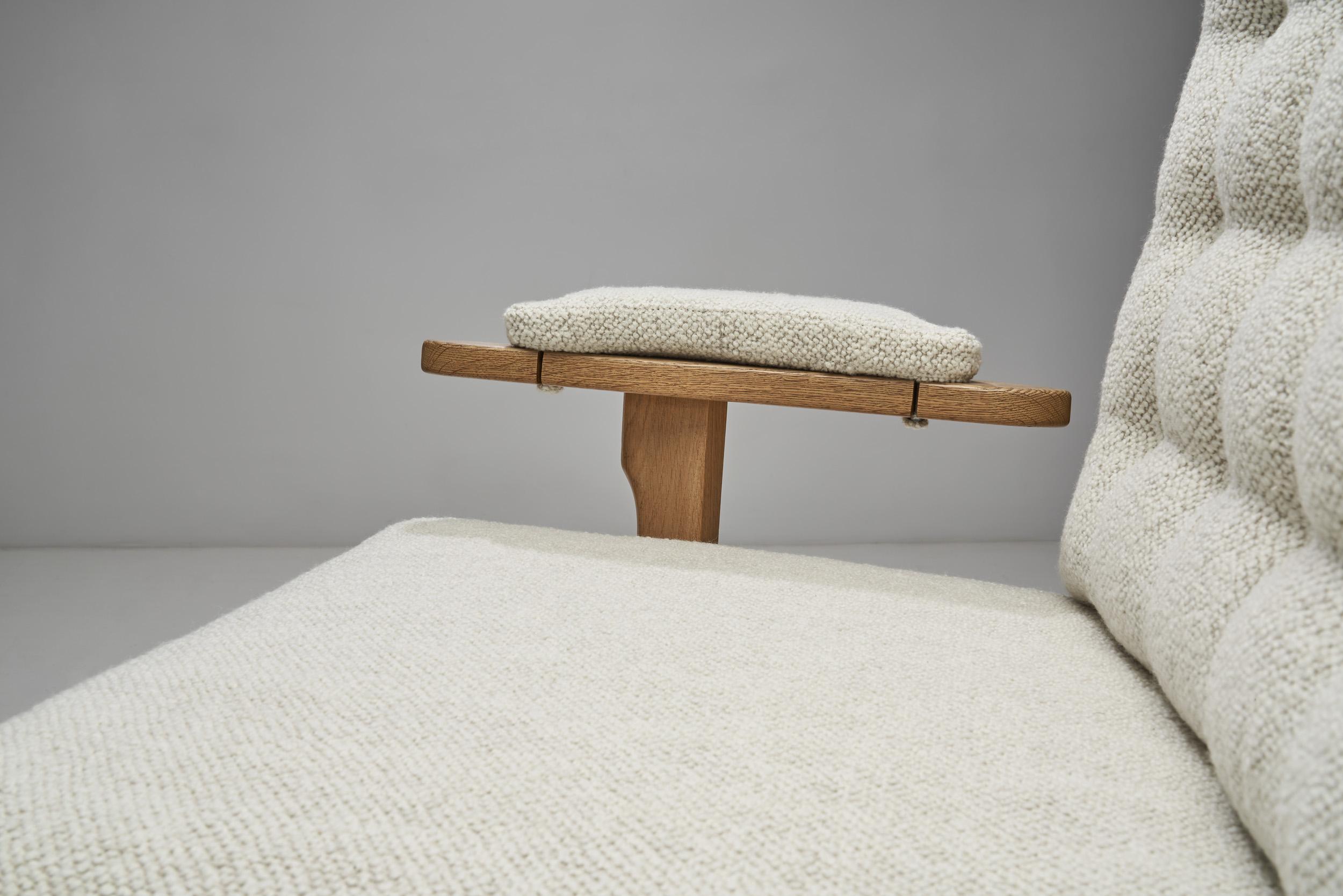 Guillerme et Chambron Sculpted Oak Two-Seater Sofa for Votre Maison, France 1960 For Sale 5