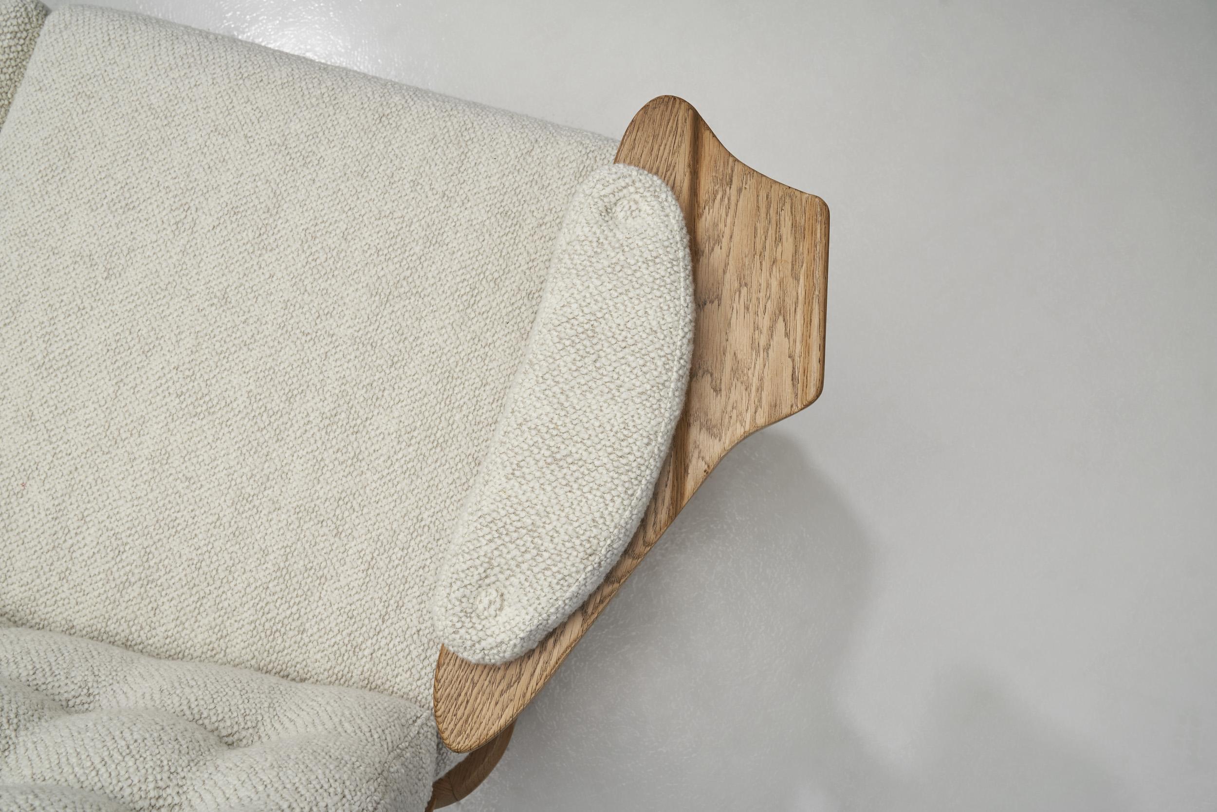 Guillerme et Chambron: Zweisitziges Sofa aus geformter Eiche für Votre Maison, Frankreich 1960 im Angebot 6