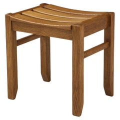 Guillerme et Chambron Skulpturaler Hocker aus Eichenholz, Frankreich, 1950er Jahre