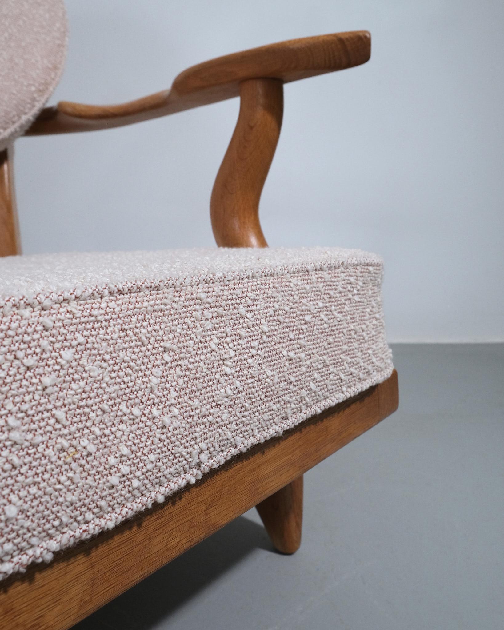 Mid-Century Modern Guillerme et Chambron Sculptural Sofa upholstered in Tibor 'Brecon' fabric en vente