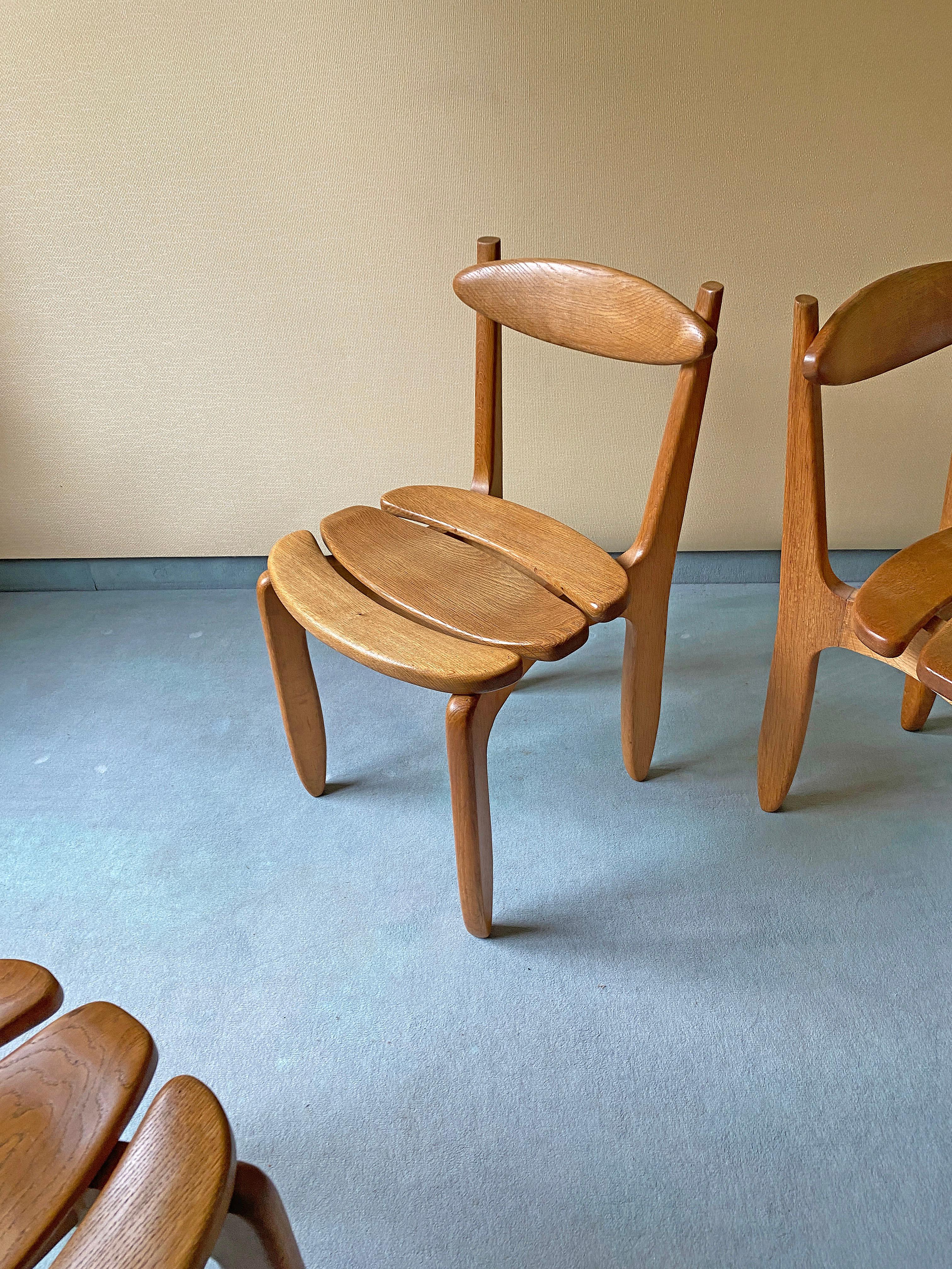 Chêne Guillerme et Chambron, Ensemble de 4 chaises en Oak, Edition Votre Maison, circa 1960 en vente