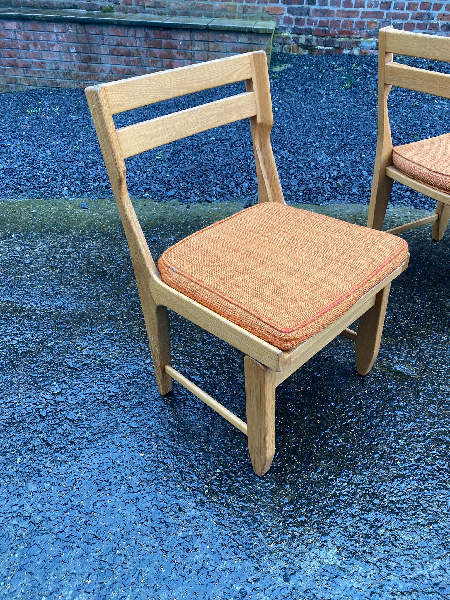 Guillerme et Chambron, ensemble de 6 chaises en chêne, Édition Votre Maison, 1970 en vente 1