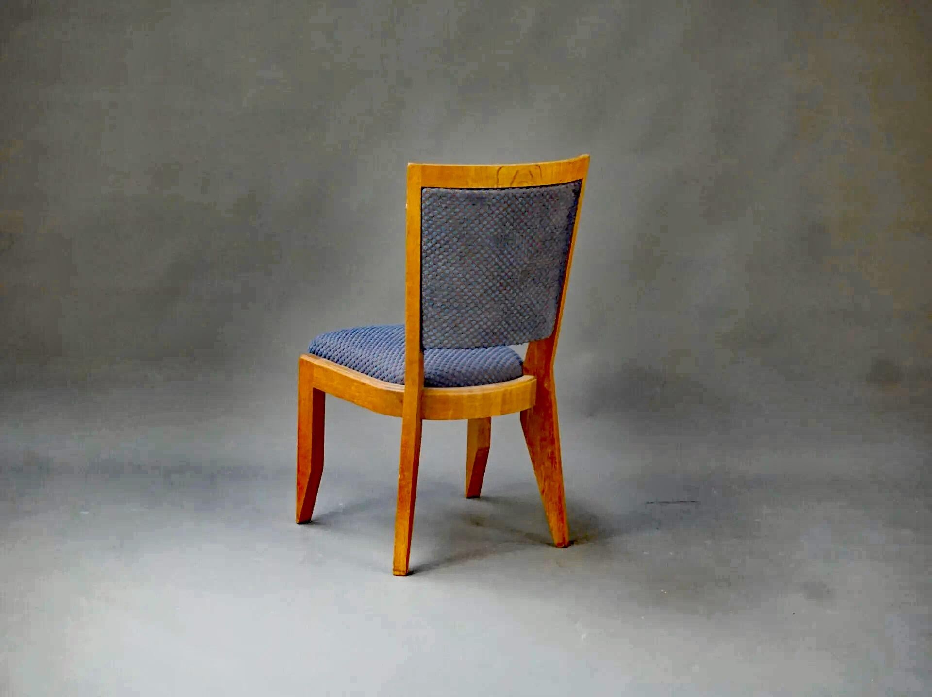 Guillerme et Chambron, Ensemble de 6 chaises en Oak, Edition Votre Maison, circa 1960

Possibilité d'avoir plus de chaises dans le modèle

 Votre maison : un style, un concept, un état d'esprit.
  L'histoire de Votre Maison commence en 1940 en