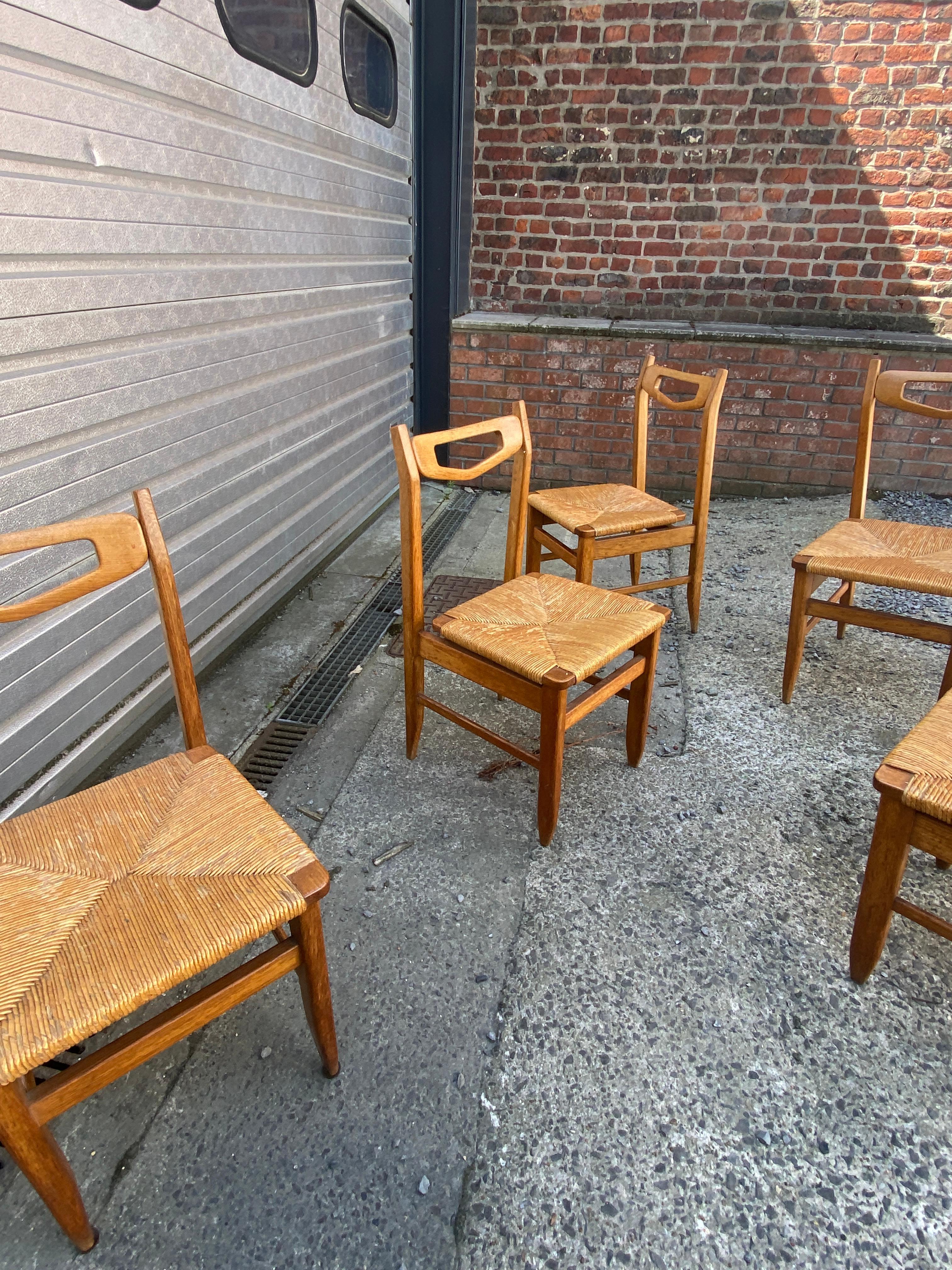 French Guillerme et Chambron, Set of 6 Oak Chairs, Edition Votre Maison, circa 1960 For Sale