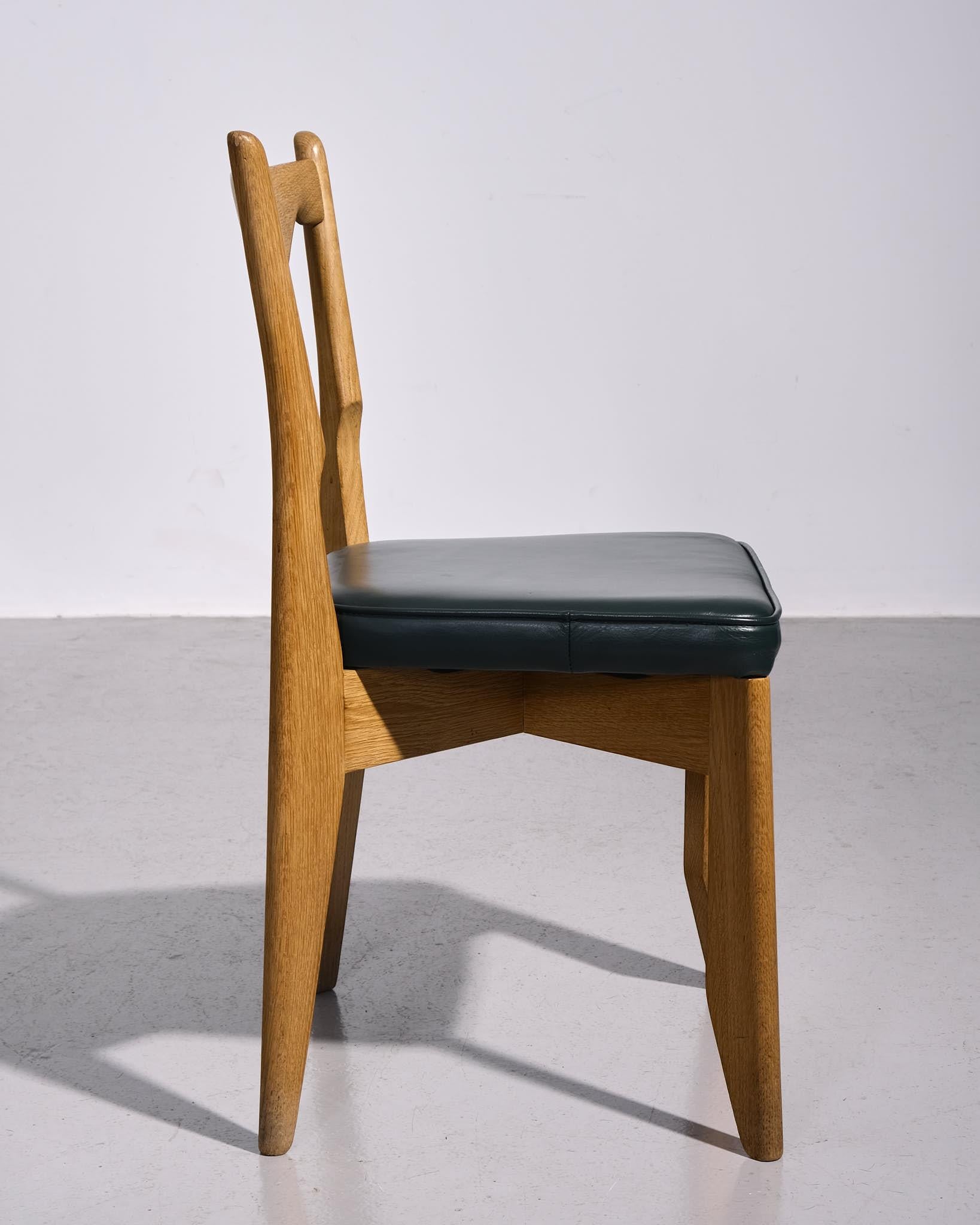 Guillerme et Chambron Achter-Set Oak  Esszimmerstühle 1960er Jahre (Moderne der Mitte des Jahrhunderts) im Angebot