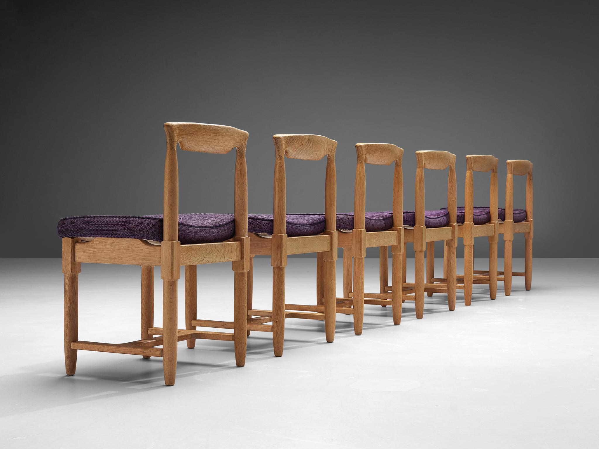 Guillerme & Chambron Set of Six 'Elmyre' Dining Chairs in Oak  In Good Condition In Waalwijk, NL