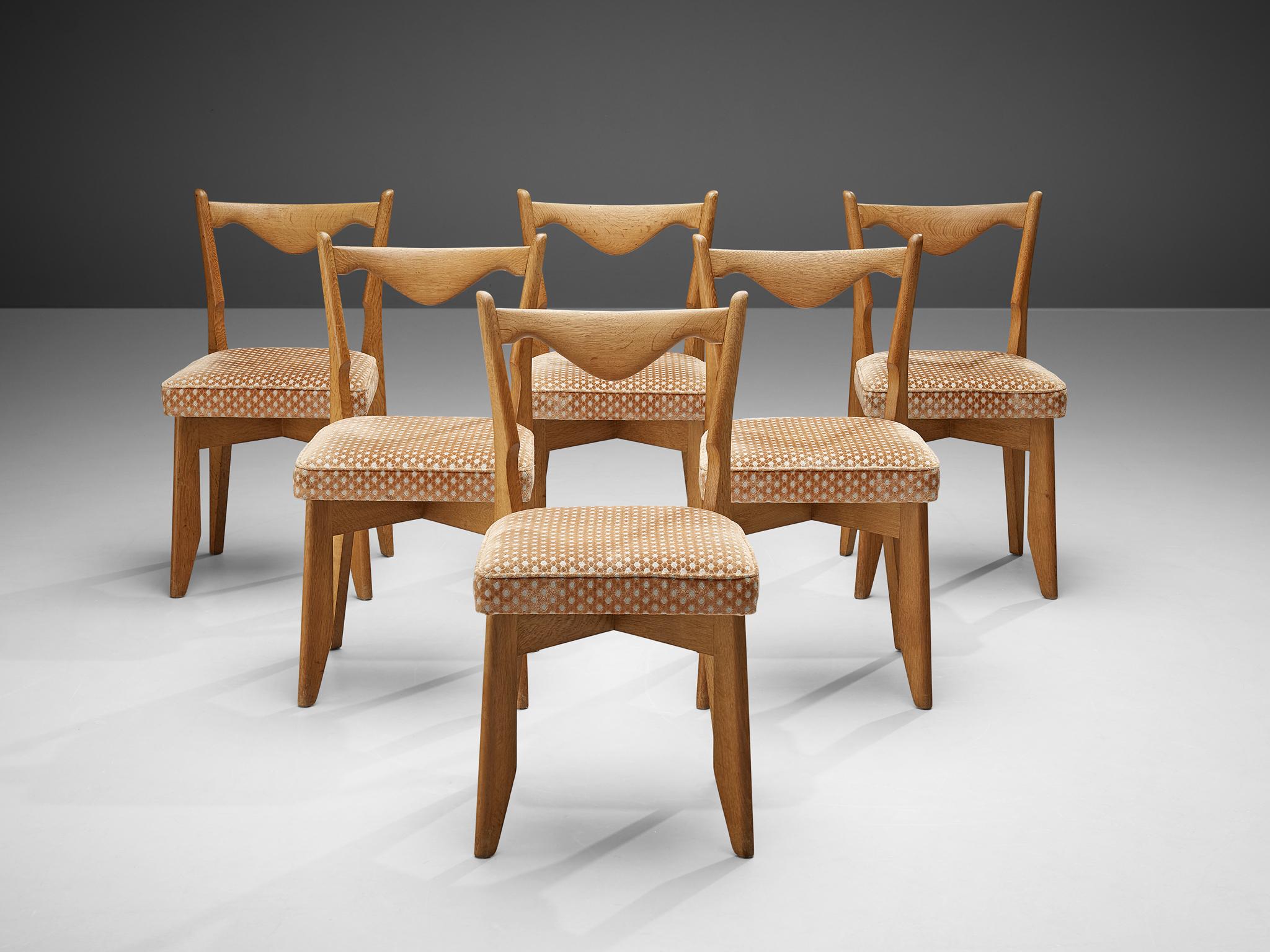 Guillerme et Chambron Set of Six Dining Chairs Model 'Thibault' in Oak In Good Condition In Waalwijk, NL