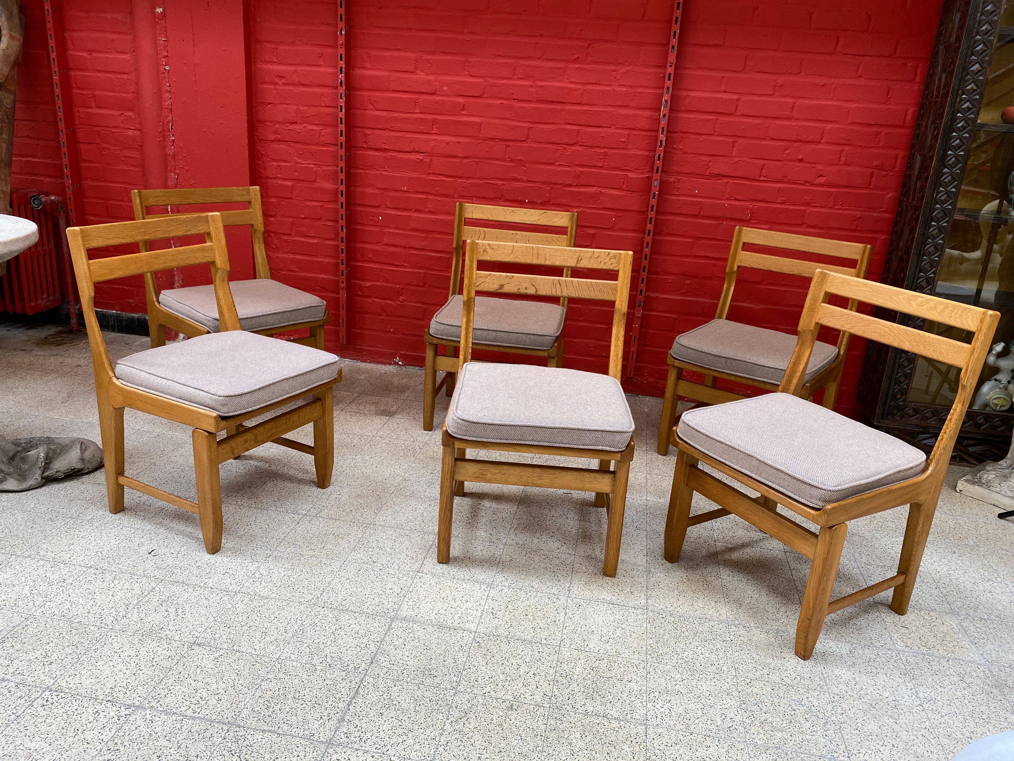 Guillerme et Chambron, Set of Six Oak Chairs, Edition Votre Maison, circa 1970 For Sale 5