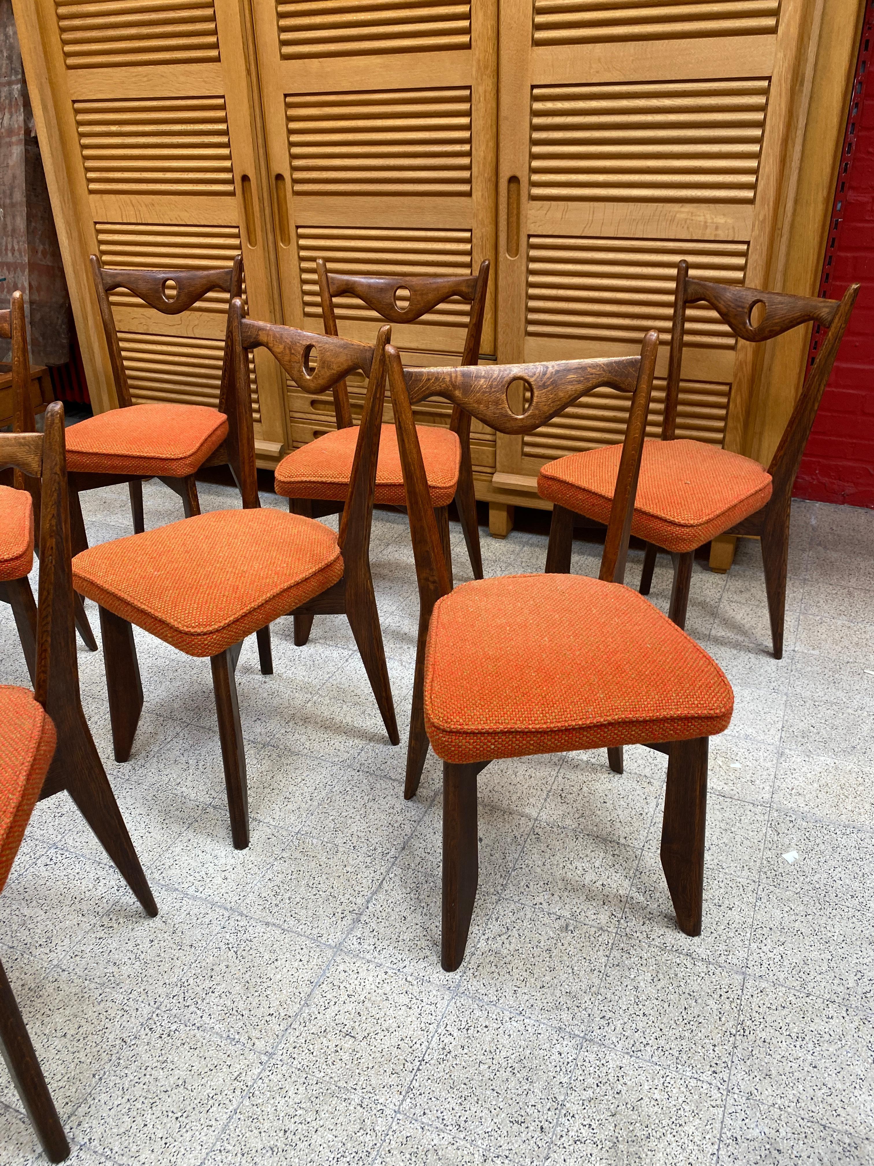 Guillerme et Chambron, six oak chairs. Edition Votre Maison, circa 1970.
Woolen fabric in good condition (except a stain)
foams to change.