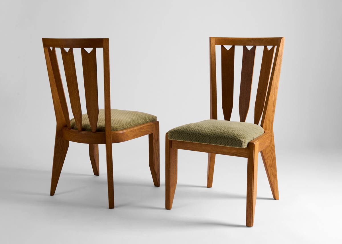 Upholstered in Dedar fabric.

Robert Guillerme studied design and architecture at the École Boule, graduating in 1934. After the Second World War he moved to Lille, in the north of France, where he decorated homes and designed furniture for the