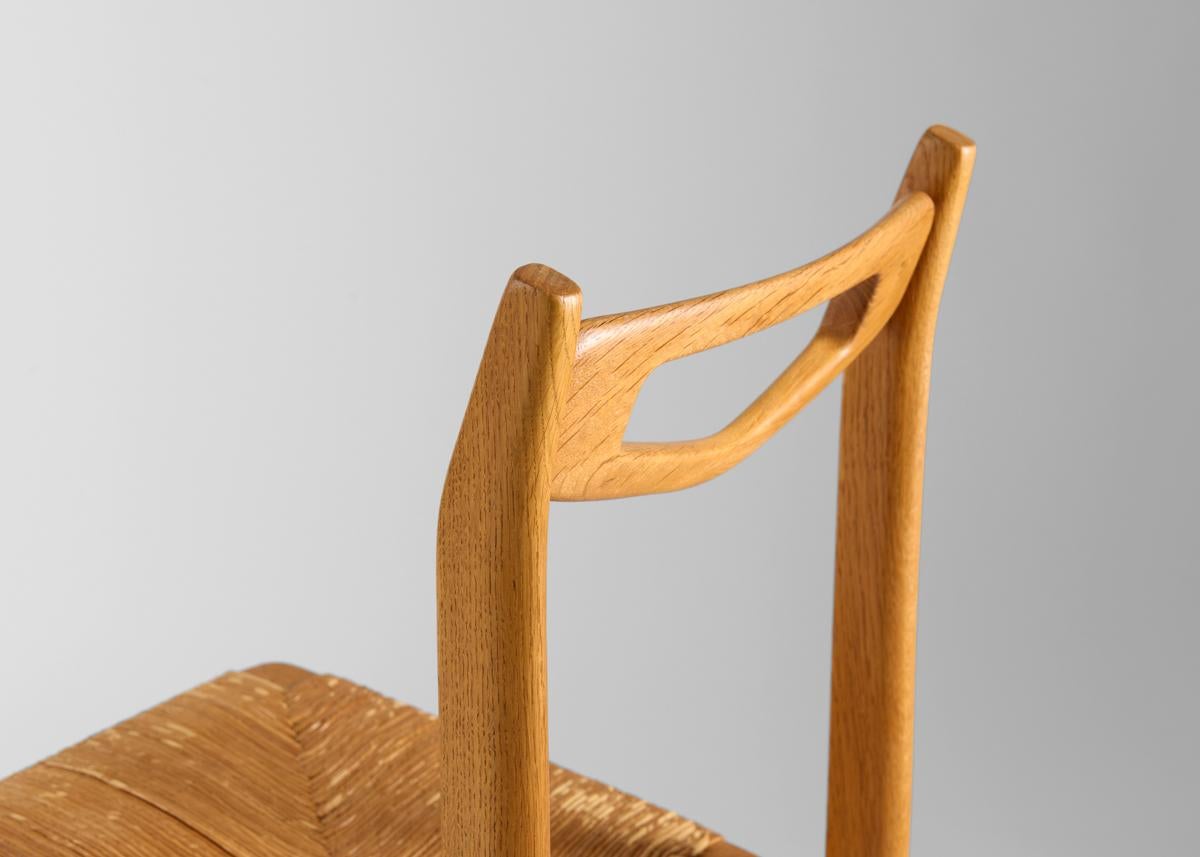 Guillerme et Chambron, Set of Six Oak & Straw Dining Chairs, France, Mid-Century In Good Condition For Sale In New York, NY