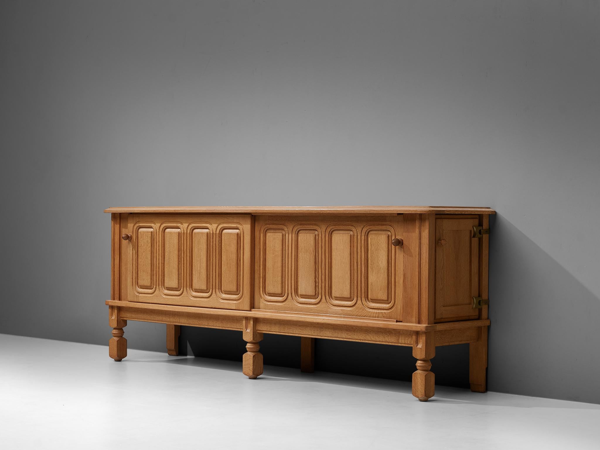 Guillerme et Chambron Sideboard in Oak In Good Condition In Waalwijk, NL