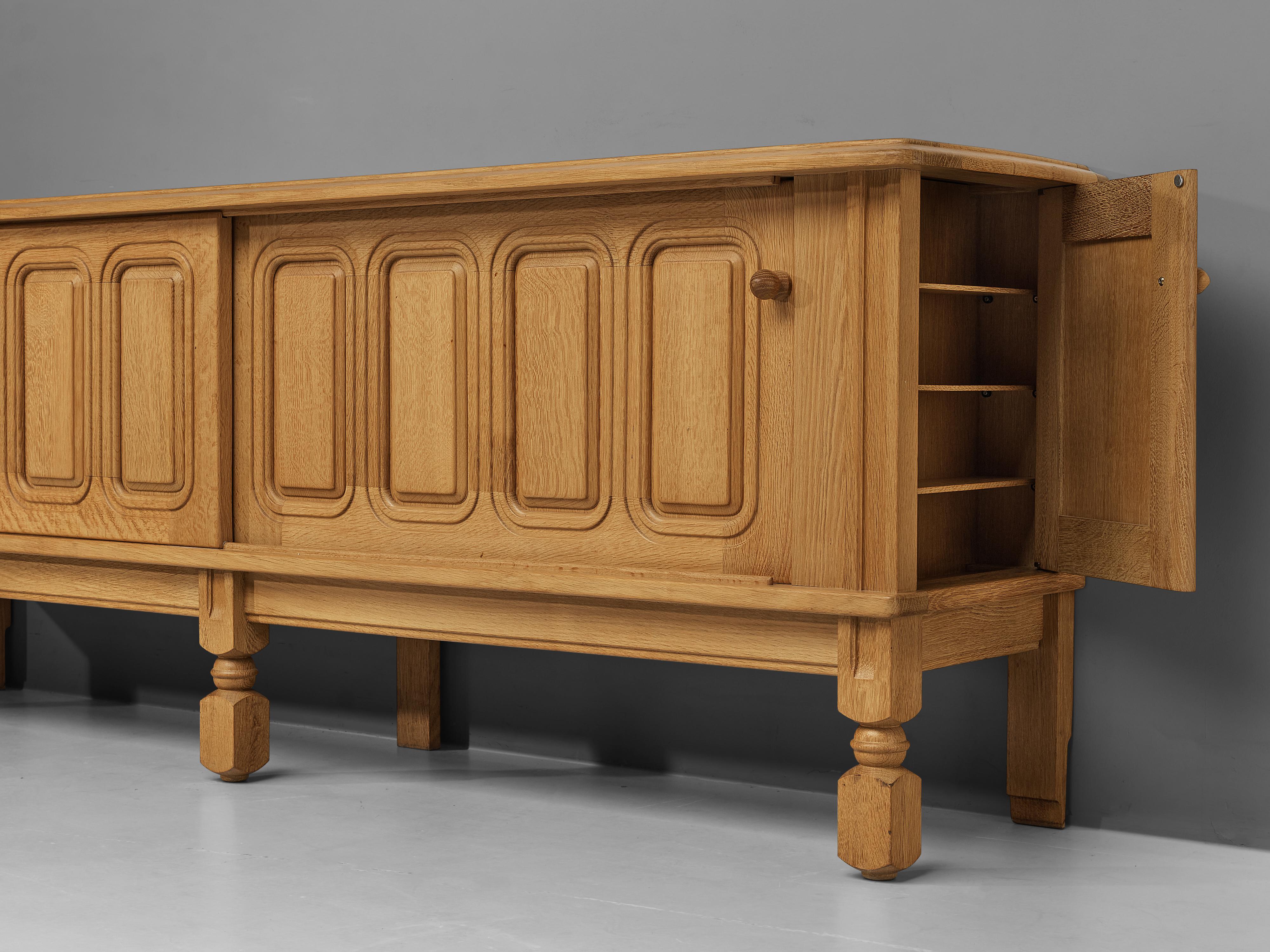 Guillerme et Chambron Sideboard in Oak In Good Condition In Waalwijk, NL