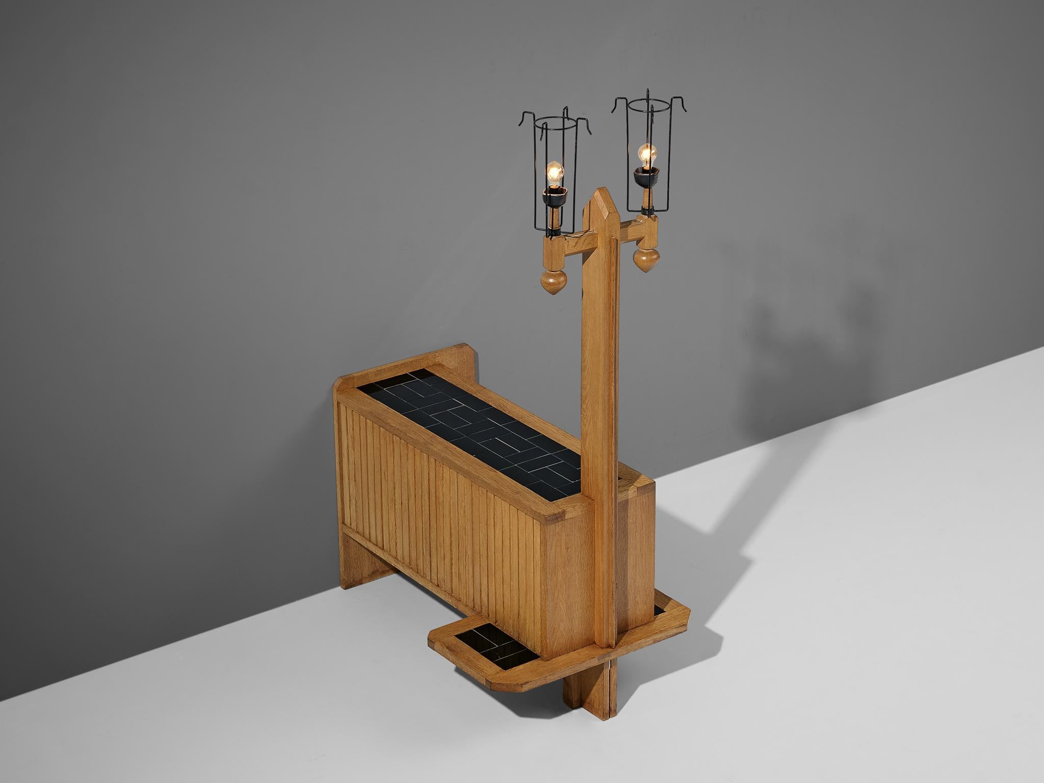 Guillerme & Chambron Sideboard mit Lampe (Moderne der Mitte des Jahrhunderts) im Angebot